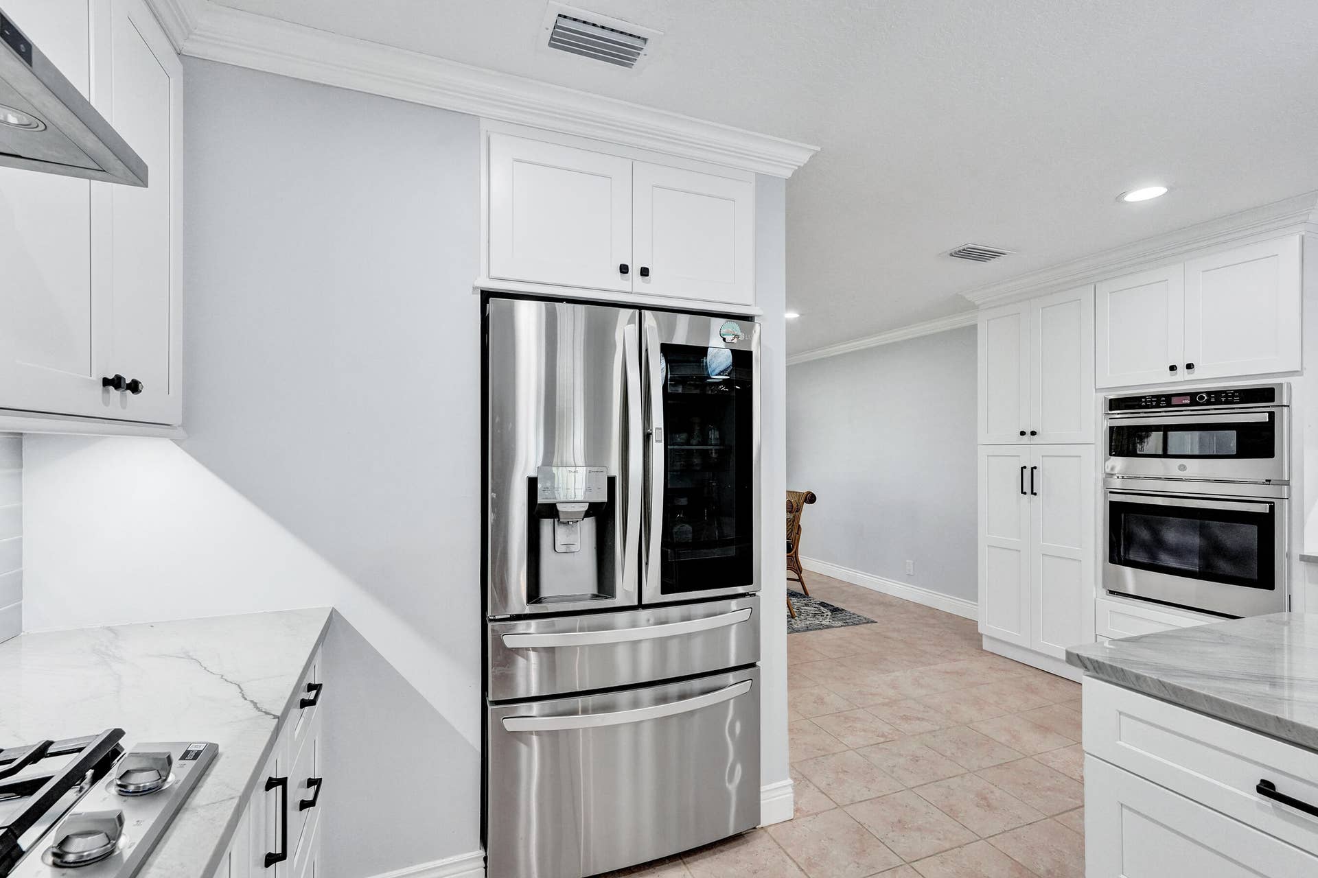 733 JACANA Way, North Palm Beach, FL 33408 Stainless steel appliances are new.