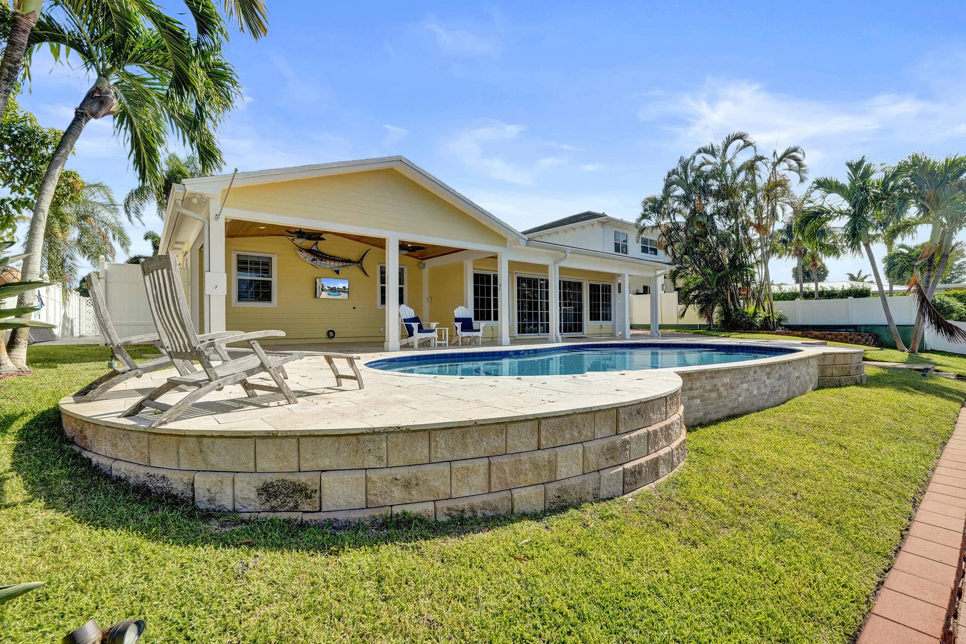 733 JACANA Way, North Palm Beach, FL 33408 Pool