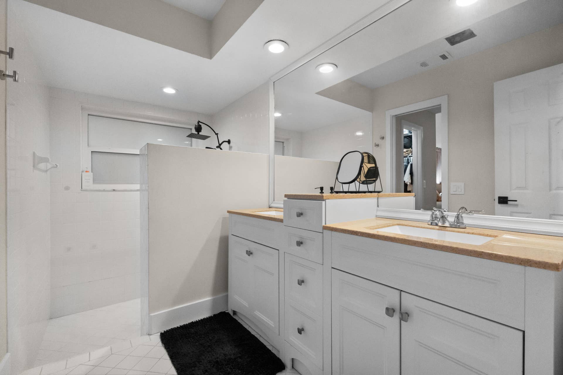 5145 NW 99TH Way, Coral Springs, FL 33076 Primary bathroom with access to pool area.