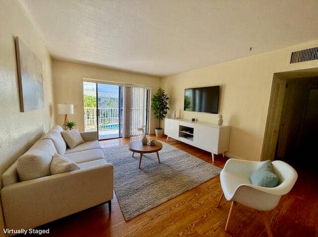809 HUMMINGBIRD Way, #7C, North Palm Beach, North Palm Beach, FL 33408 virtual staging