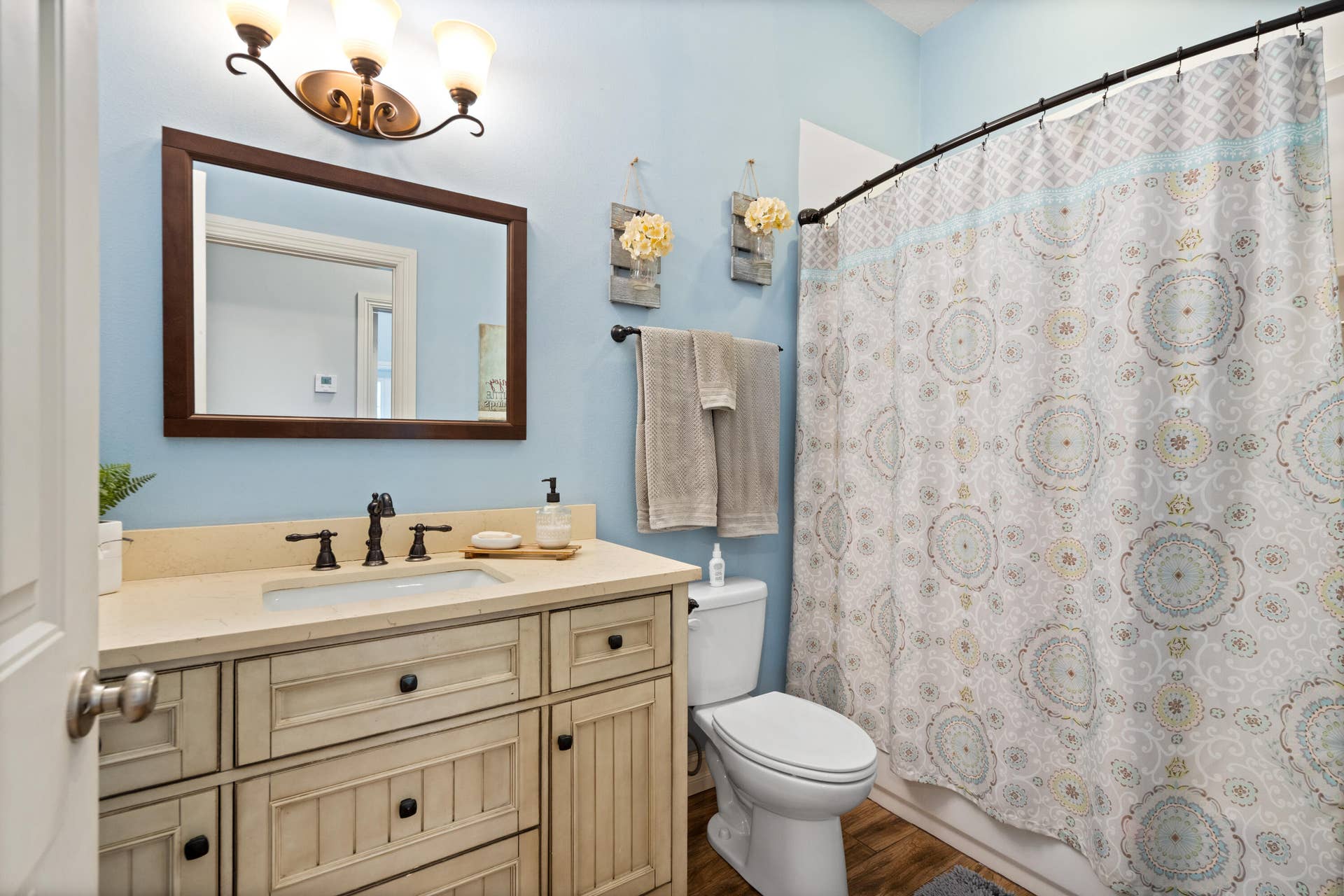 19925 Black Falcon Road, Loxahatchee, FL 33470 downstairs bath