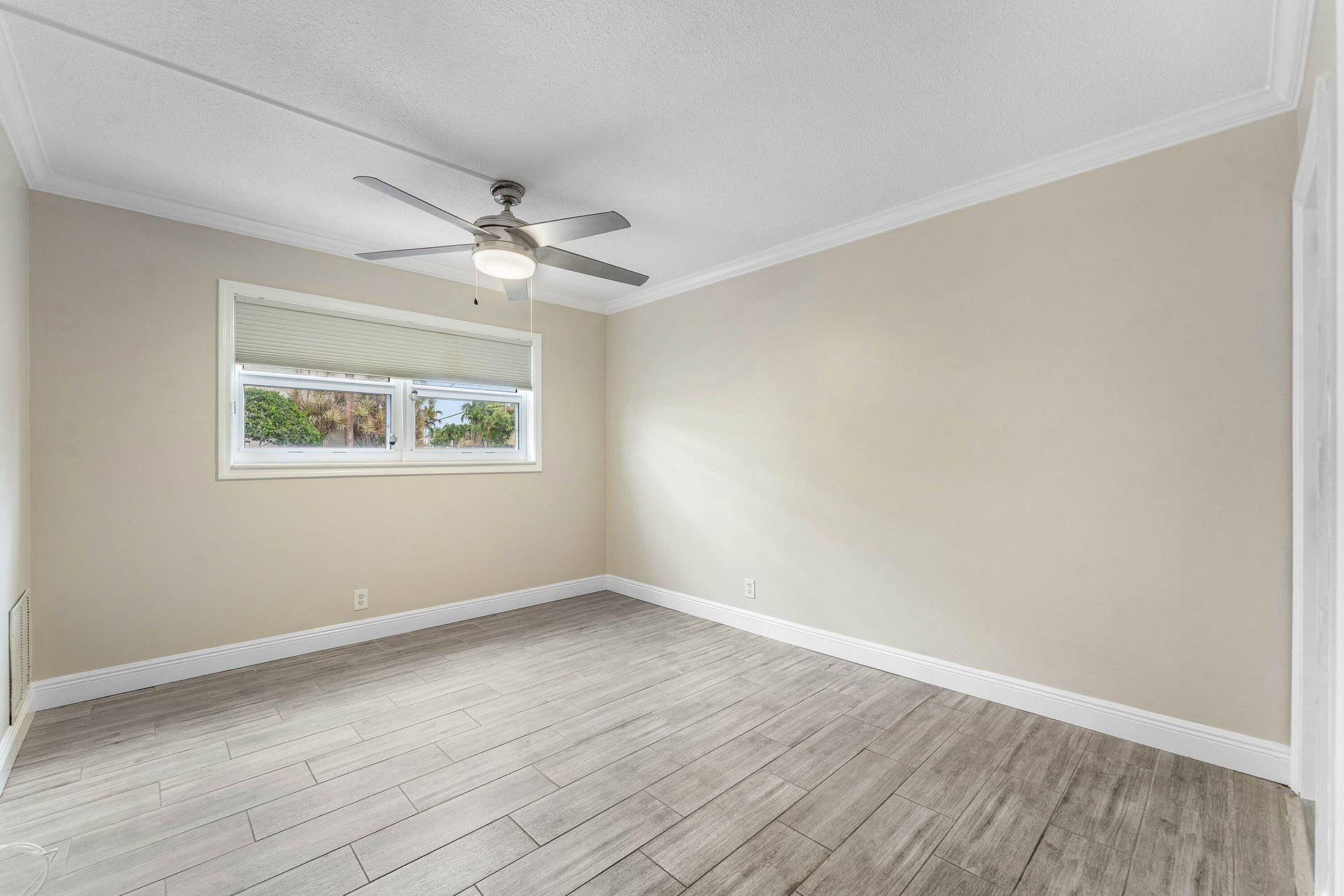 044-3031Northeast51stStreet-106W-FortLau
