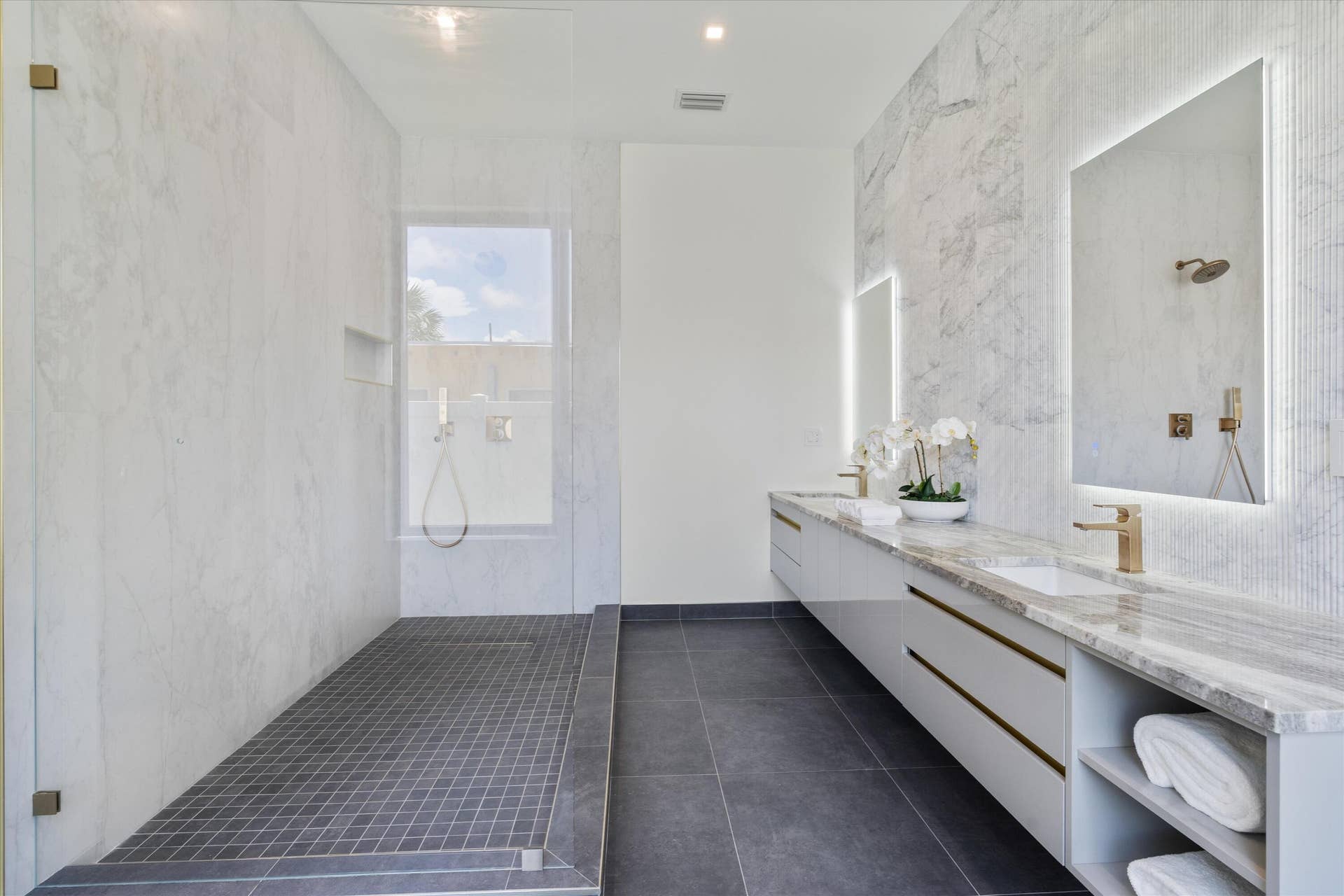 13 EASTVIEW Avenue, Delray Beach, FL 33483 22-13 Eastview Ave Delray Beach, FL-211