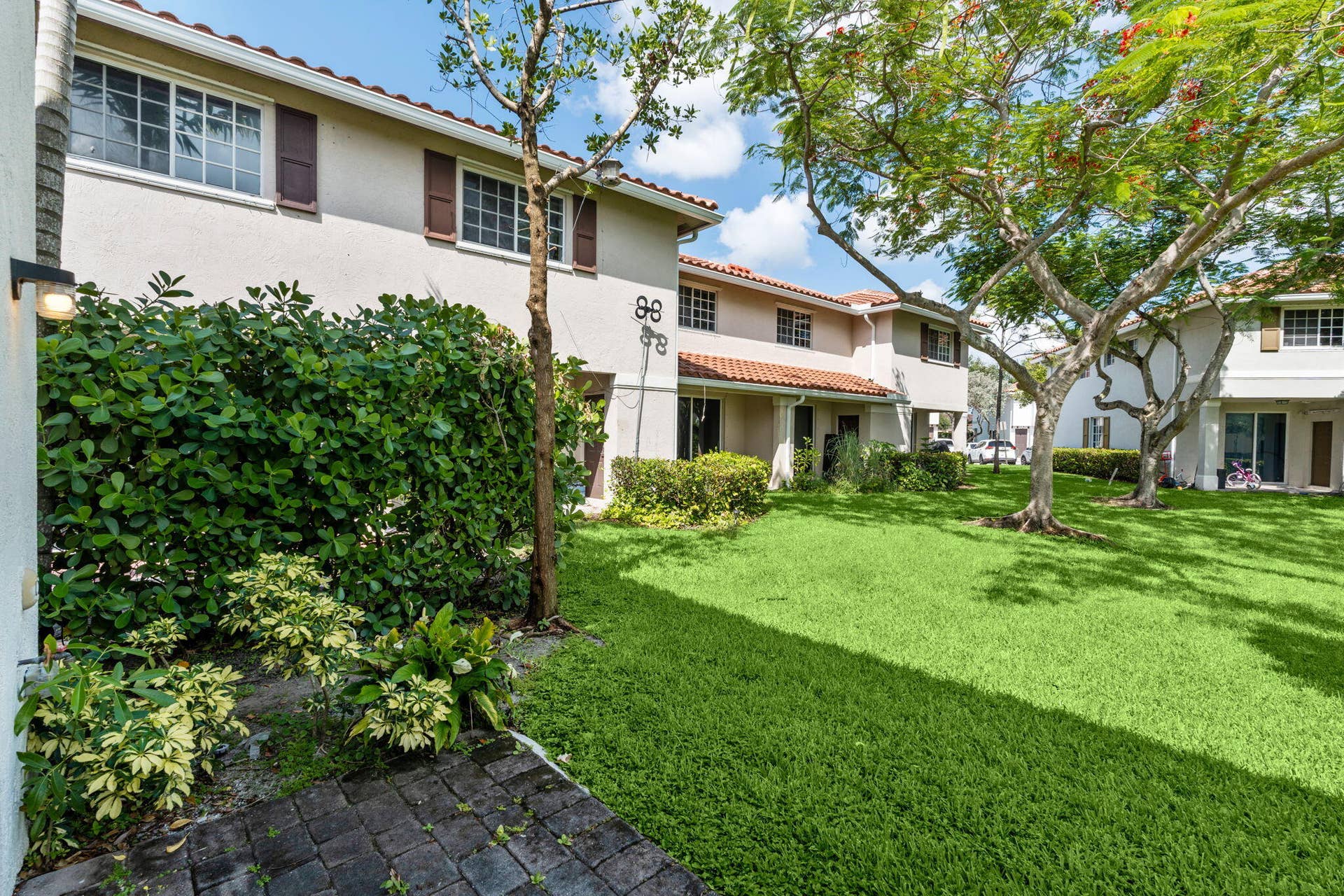 35-web-or-mls-A7409954