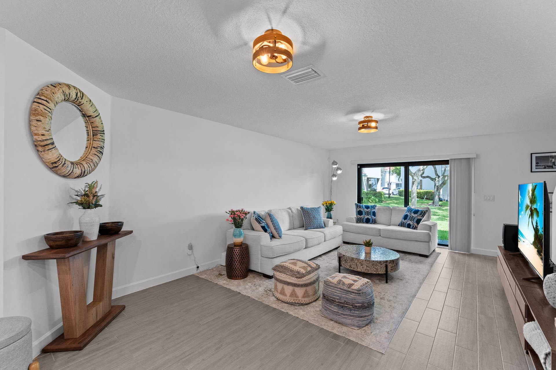 13-web-or-mls-A7409972