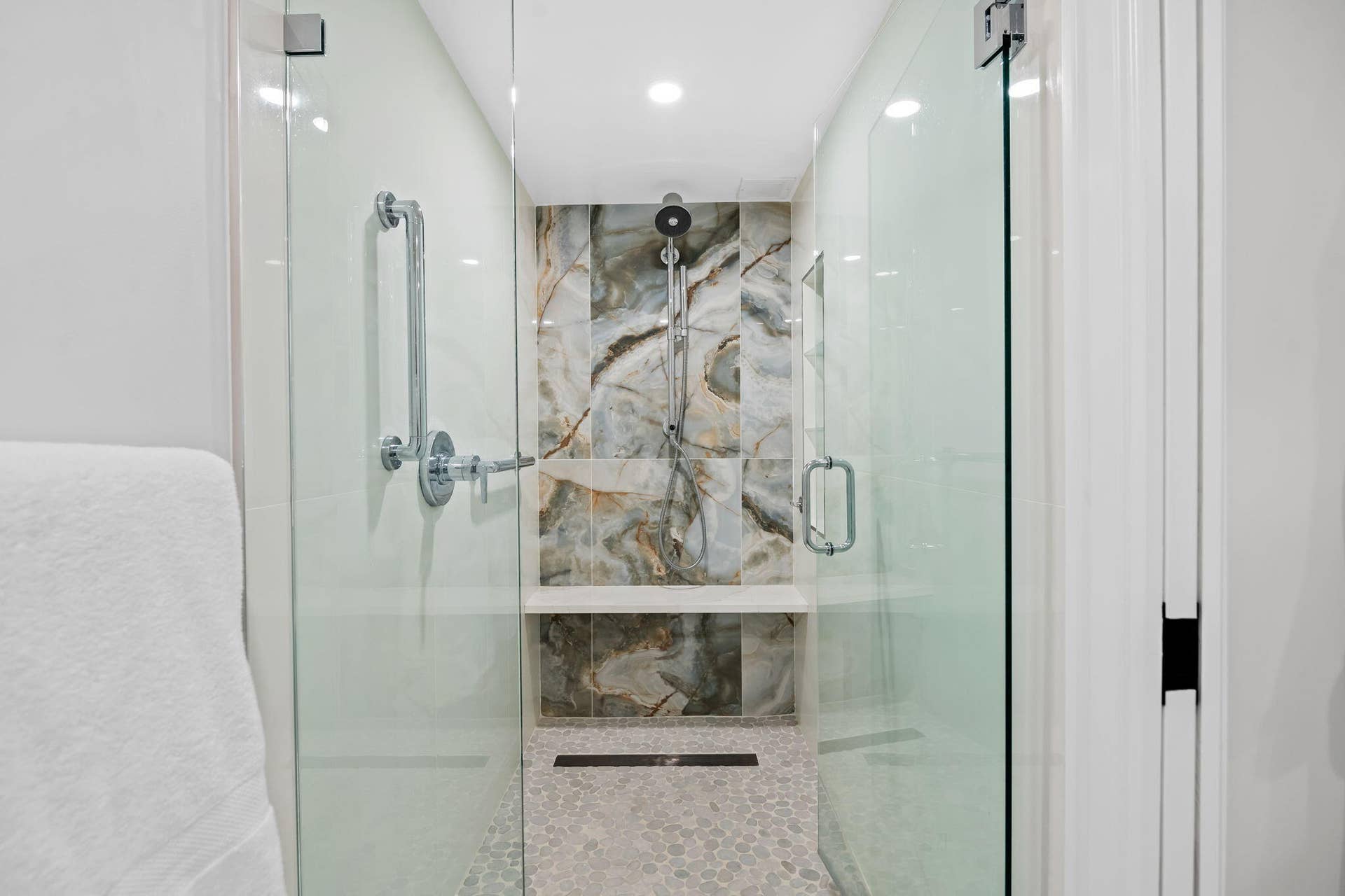 511 BAYSHORE Drive, #603, Fort Lauderdale, Fort Lauderdale, FL 33304 Bathroom