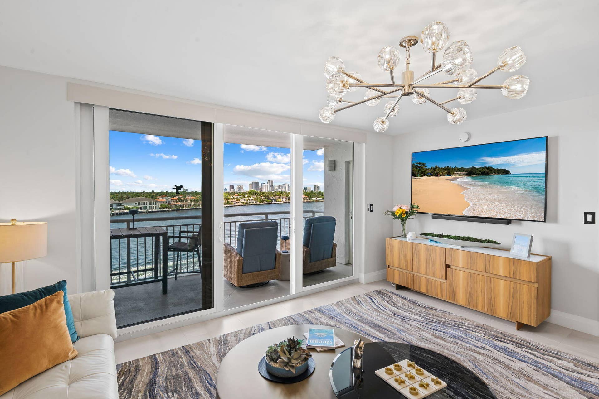 511 BAYSHORE Drive, #603, Fort Lauderdale, Fort Lauderdale, FL 33304 Living room