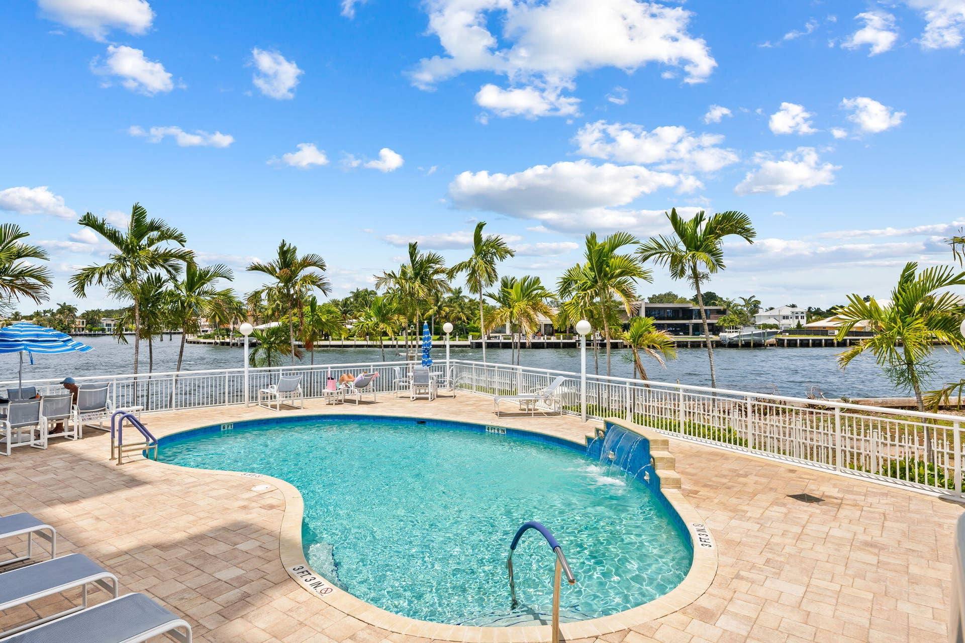 511 BAYSHORE Drive, #603, Fort Lauderdale, Fort Lauderdale, FL 33304 community pool