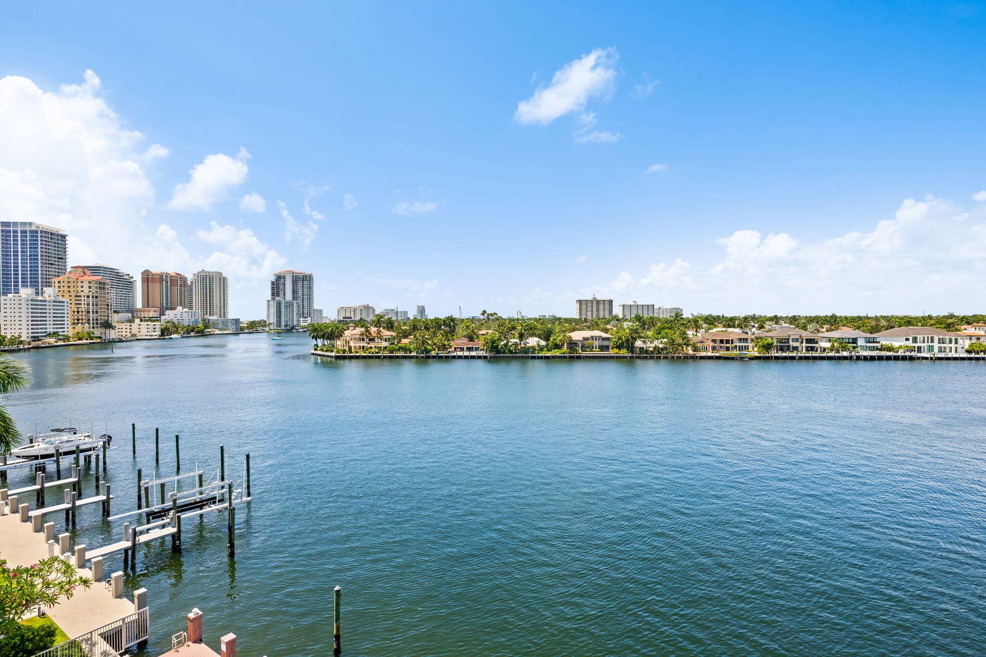 511 BAYSHORE Drive, #603, Fort Lauderdale, Fort Lauderdale, FL 33304 Expansive water frontage with multiple boat docks