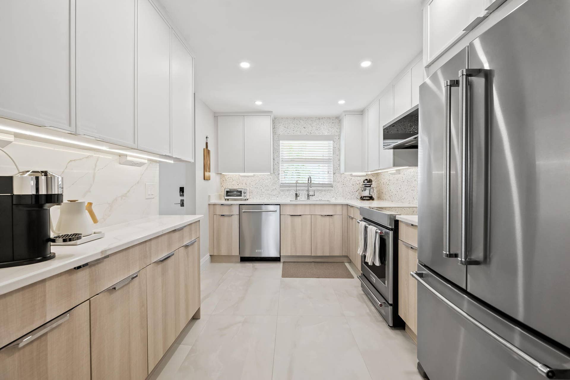 511 BAYSHORE Drive, #603, Fort Lauderdale, Fort Lauderdale, FL 33304 Kitchen