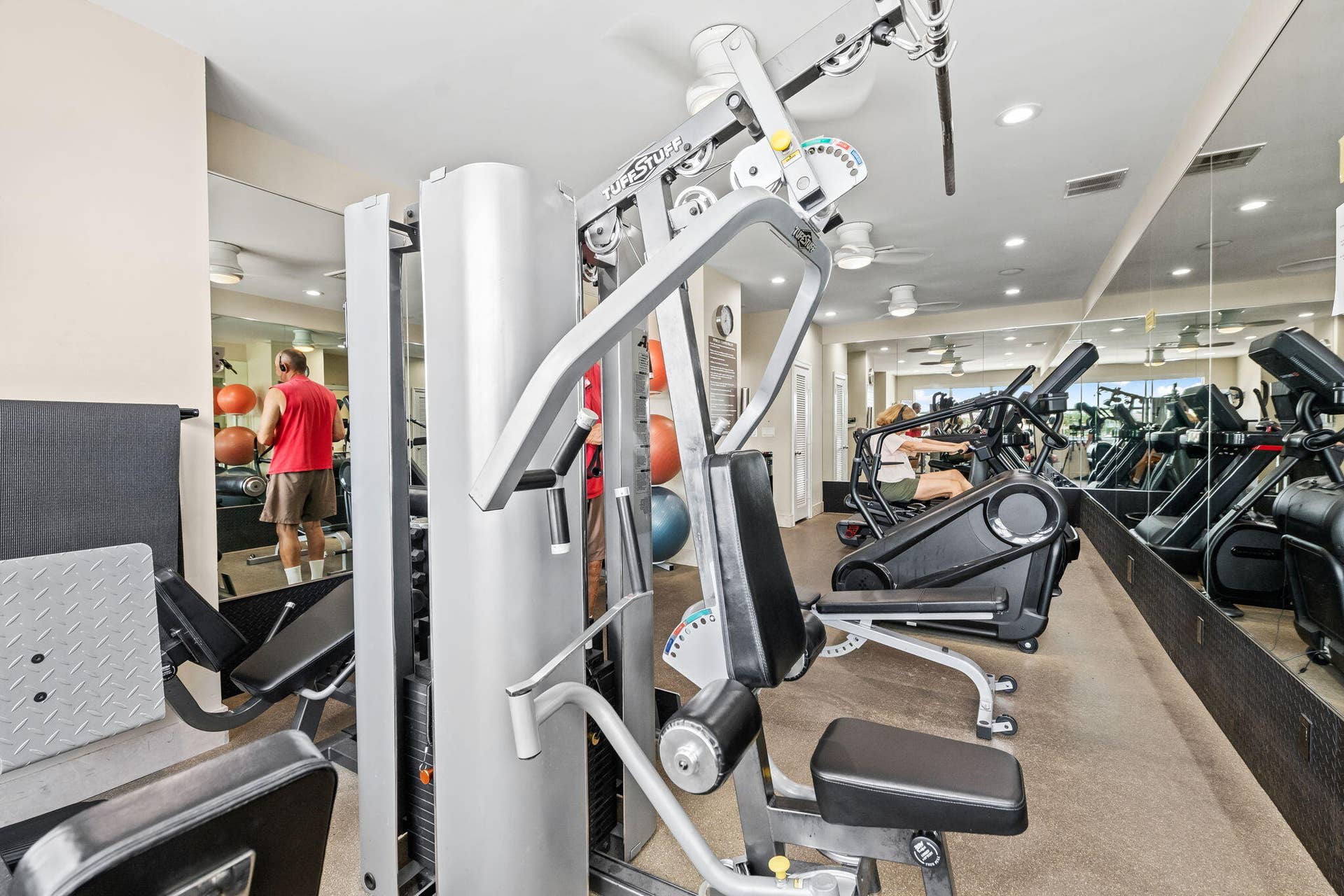 511 BAYSHORE Drive, #603, Fort Lauderdale, Fort Lauderdale, FL 33304 community gym