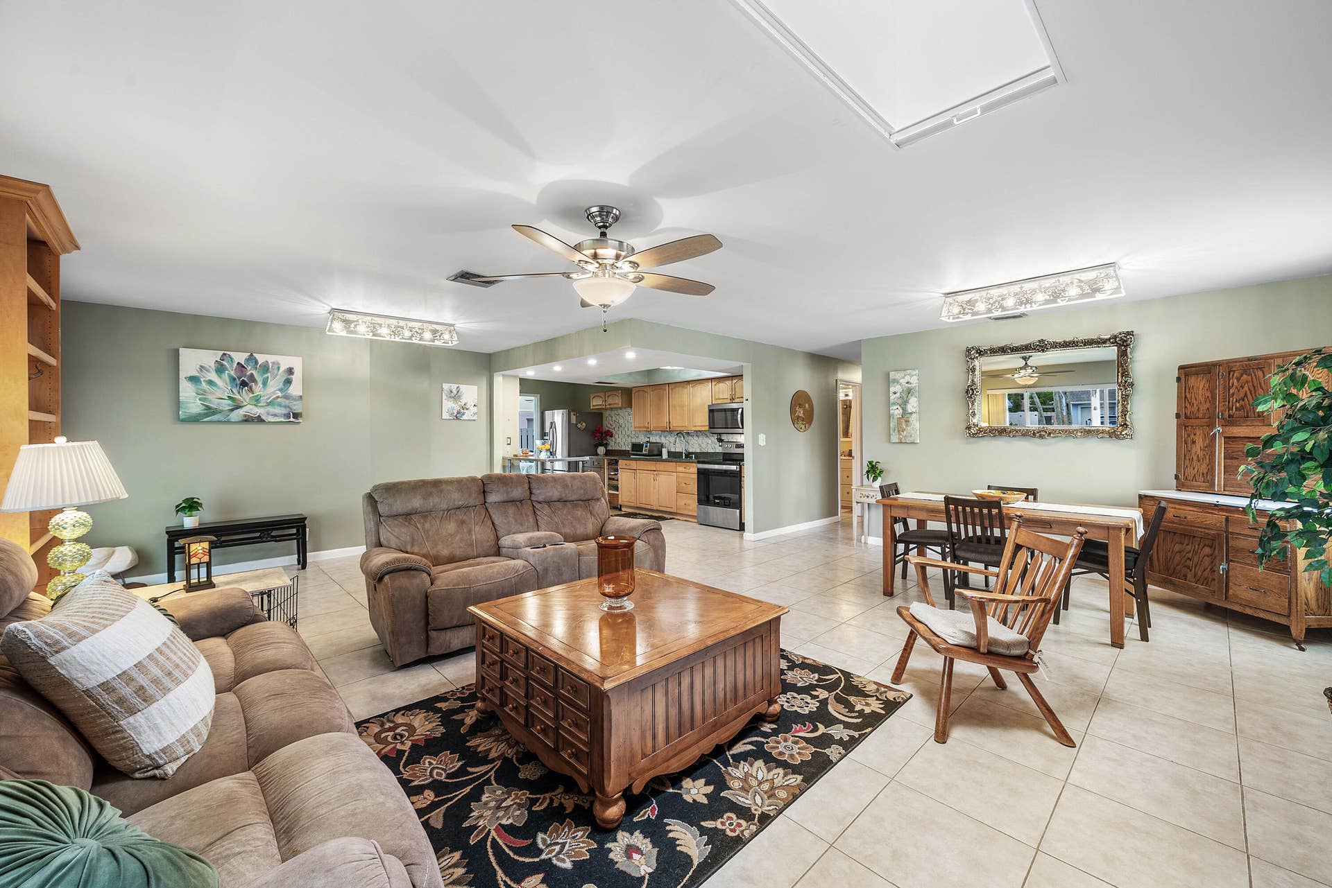 Living/Dining Area