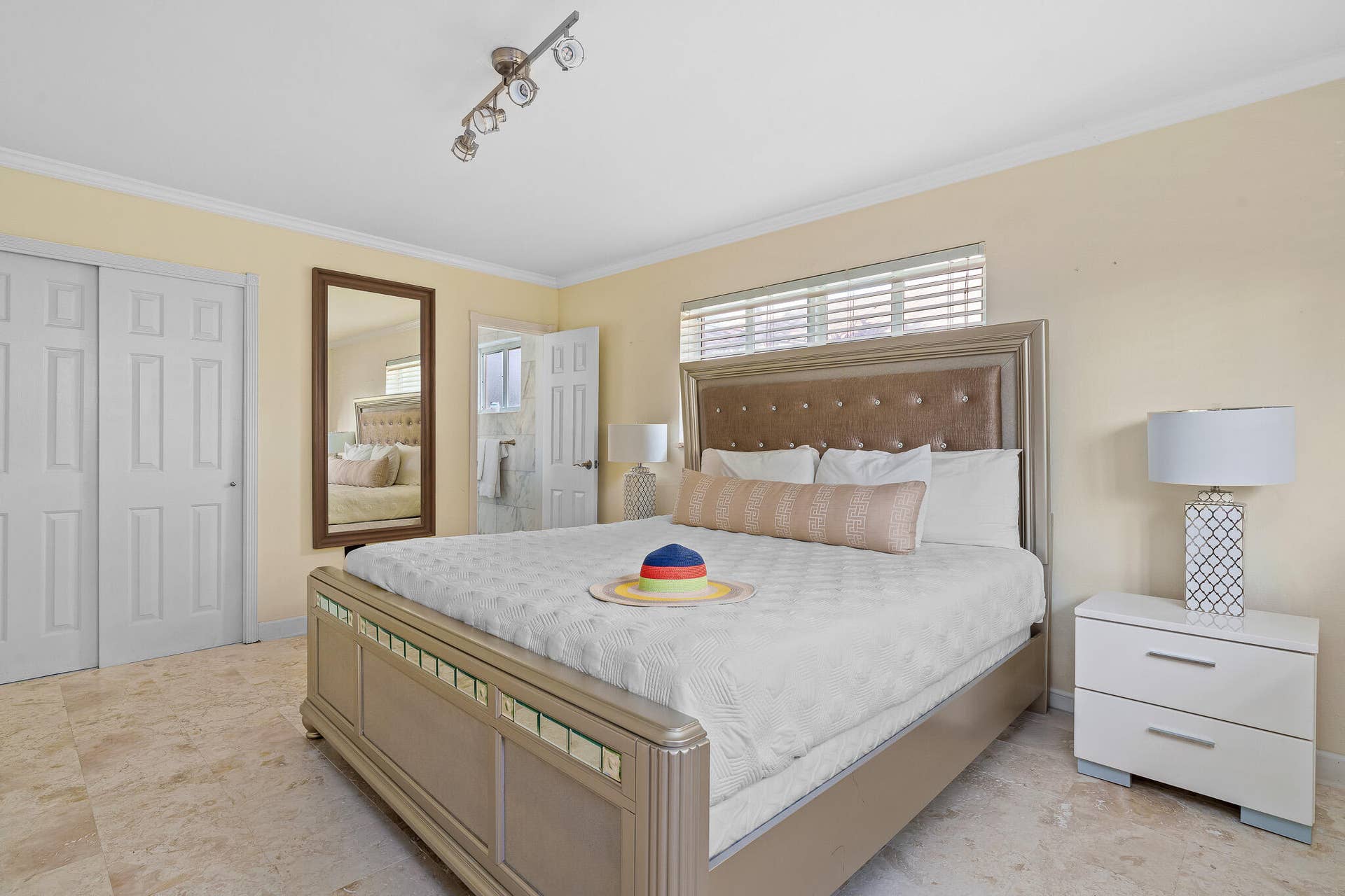 2757 NE 14TH Avenue, Wilton Manors, FL 33334 Photo 49 (1)