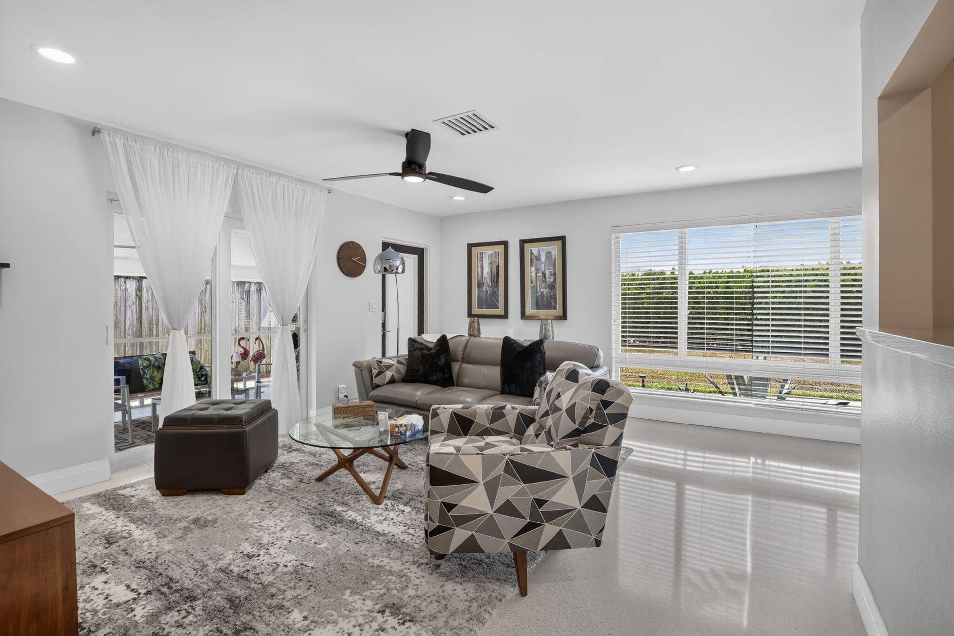 1608 NE 14TH Terrace, Fort Lauderdale, FL 33305 Living Rm View 2