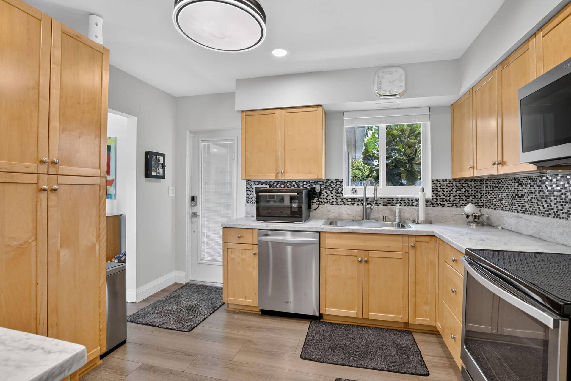 1608 NE 14TH Terrace, Fort Lauderdale, FL 33305 Kitchen View 2