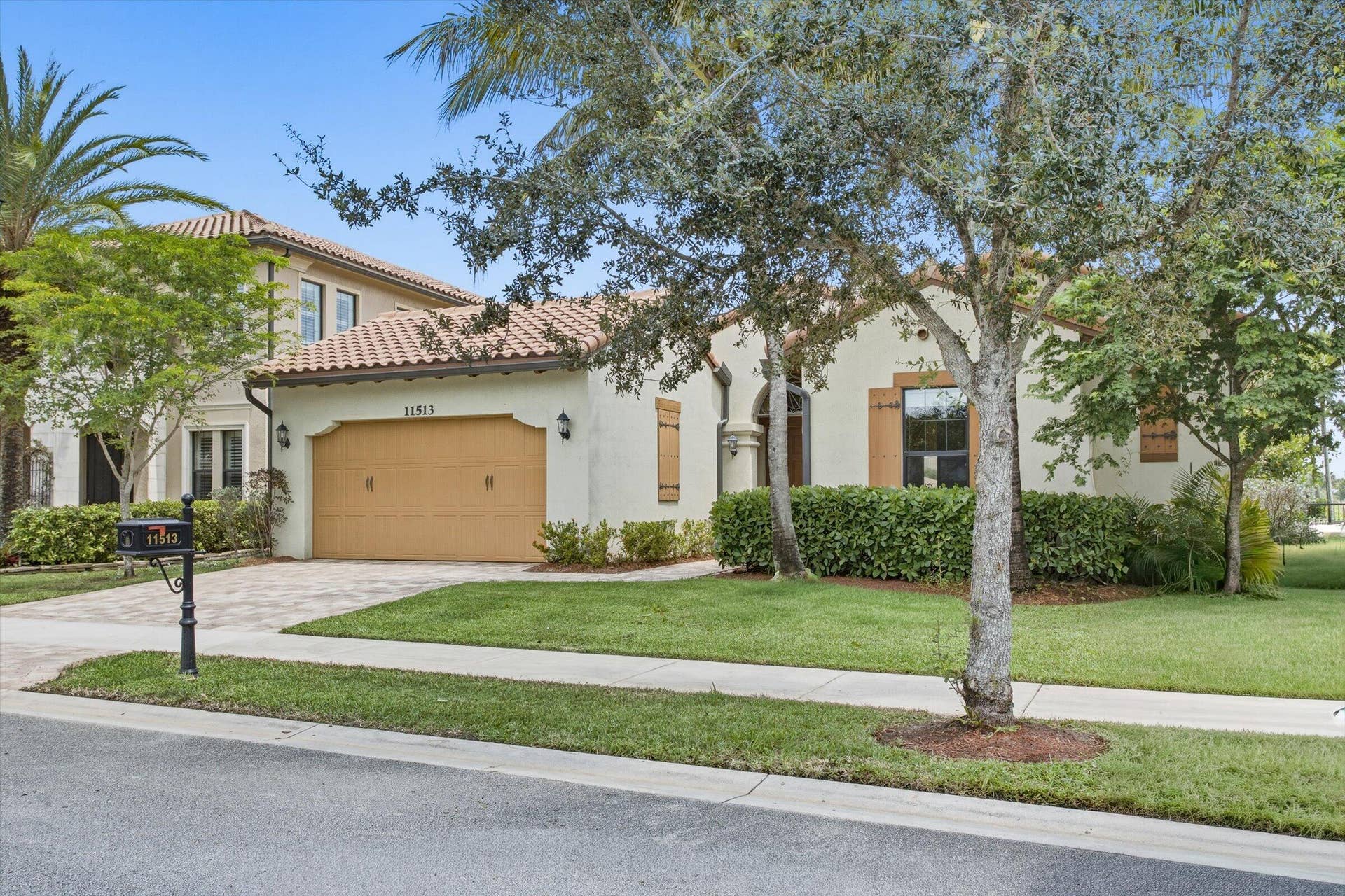 11513 NW 81st Place, Parkland, FL 33076 Front of house