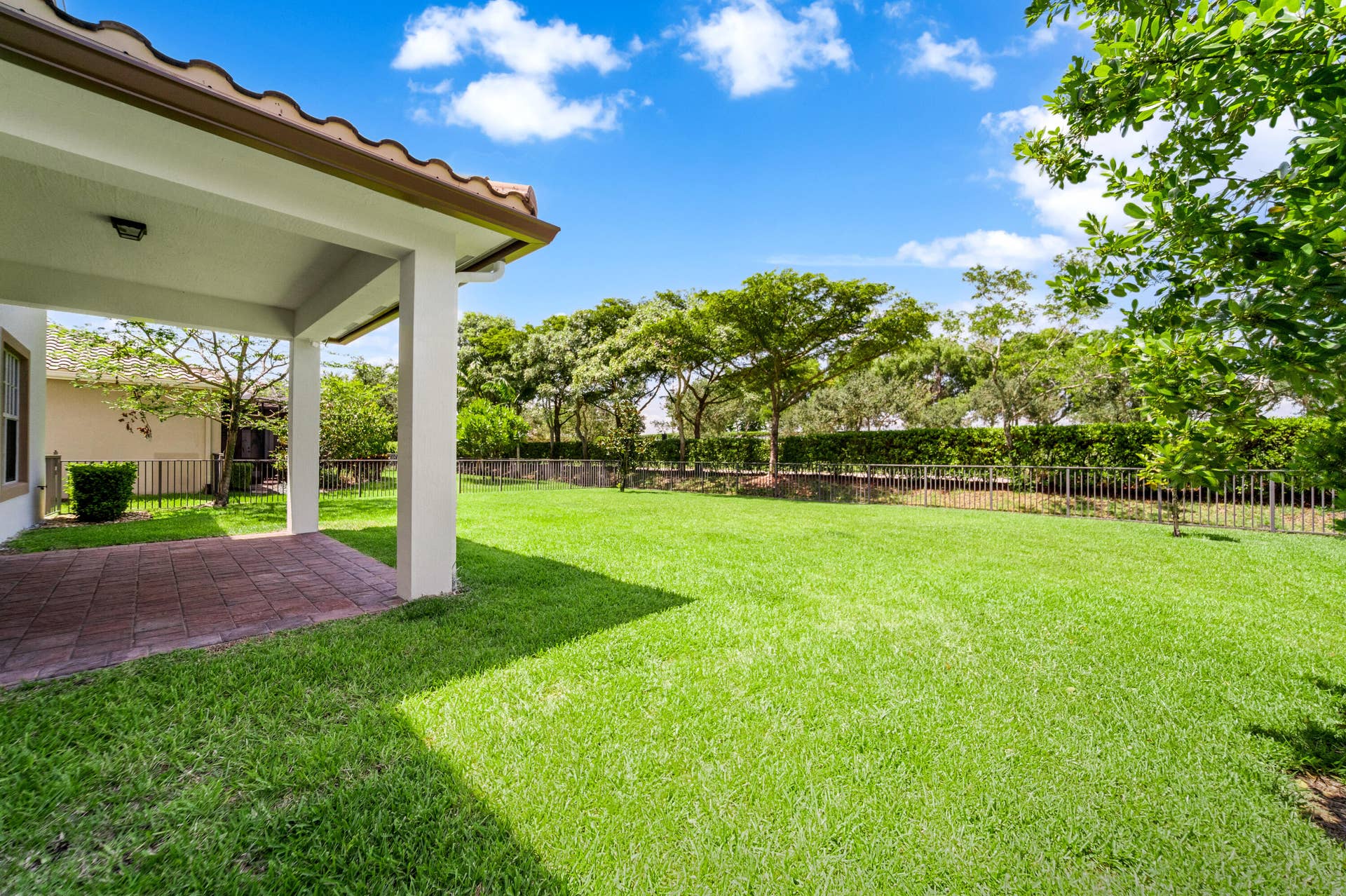 10111 EDGEWATER Court, Parkland, FL 33076 A7_01311