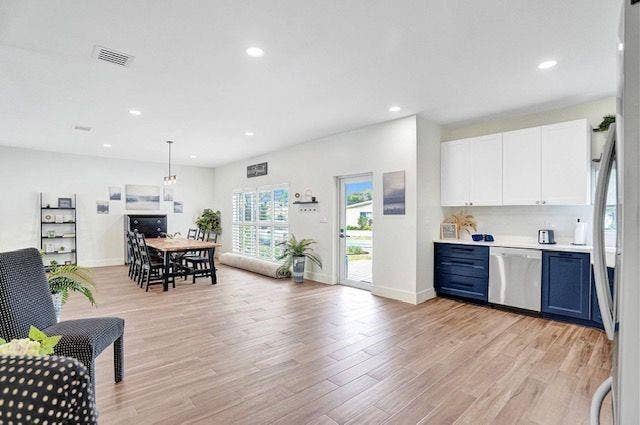 2622 NE 27TH Avenue, Lighthouse Point, FL 33064 KITCHEN DINING