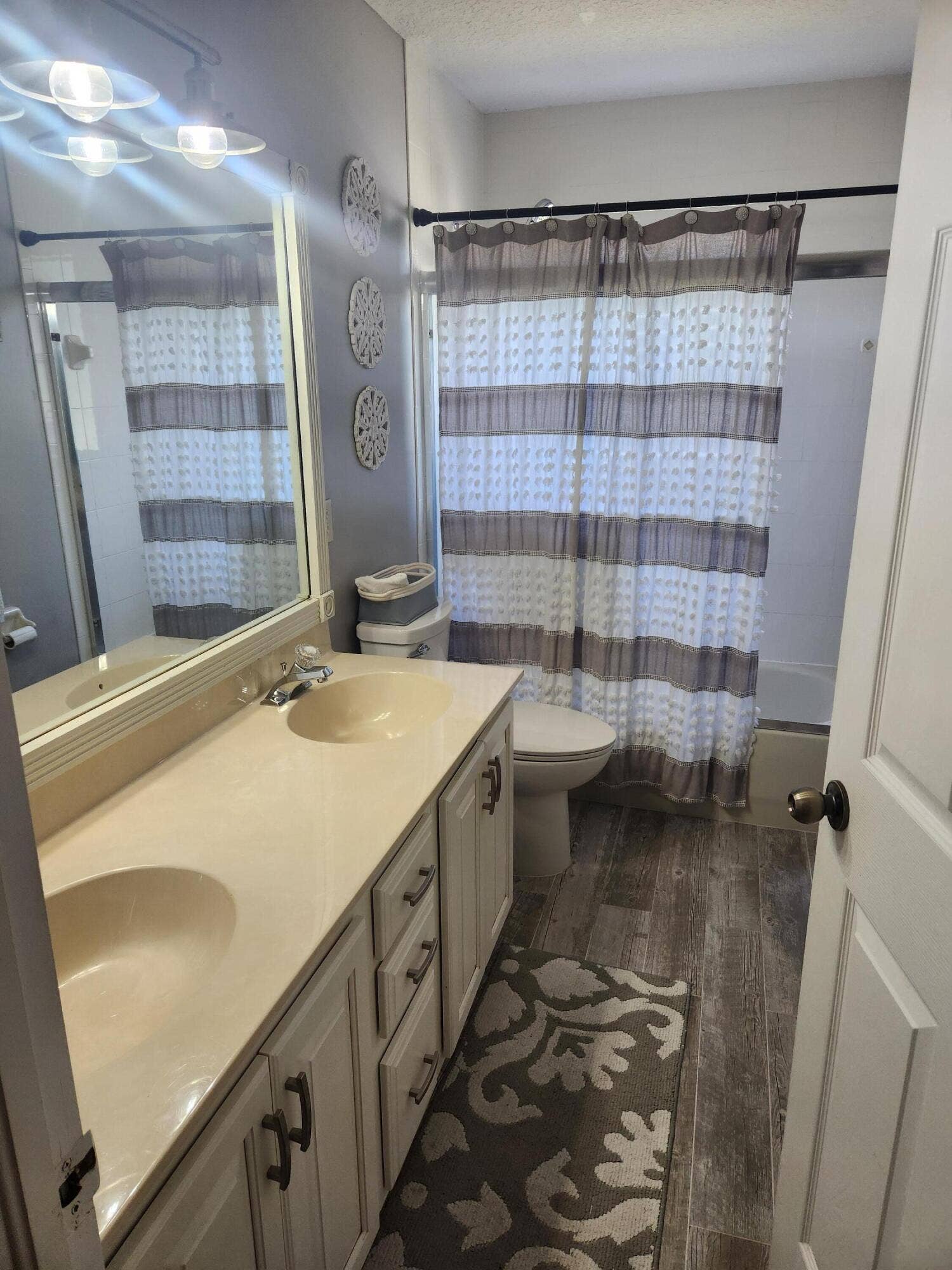 6303 Royal Palm Beach Boulevard, West Palm Beach, FL 33412 Guest Bathroom3
