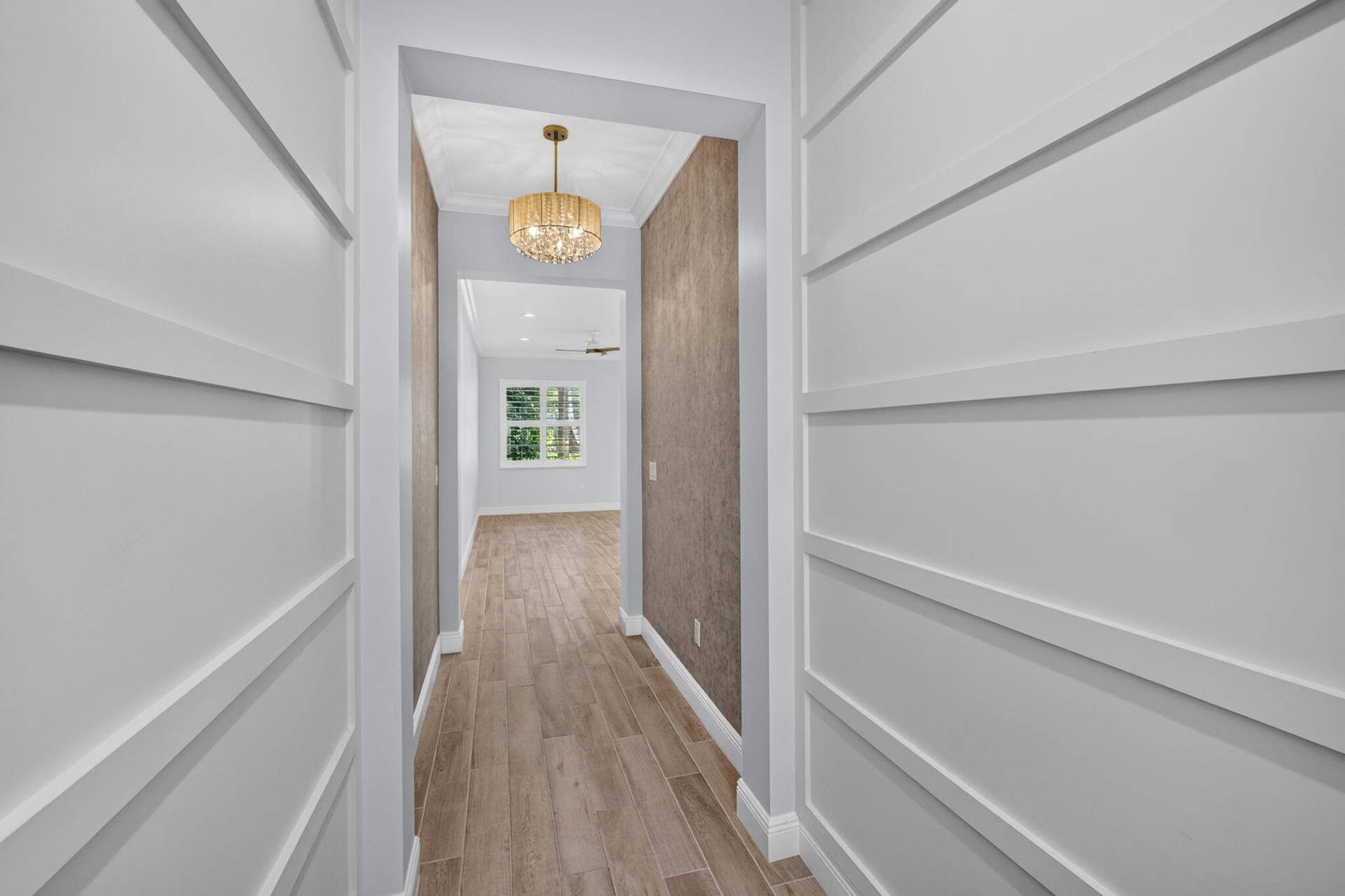 131 INLET WATERS Circle, Jupiter, FL 33477 FRONT DOOR TO LIVING ROOM