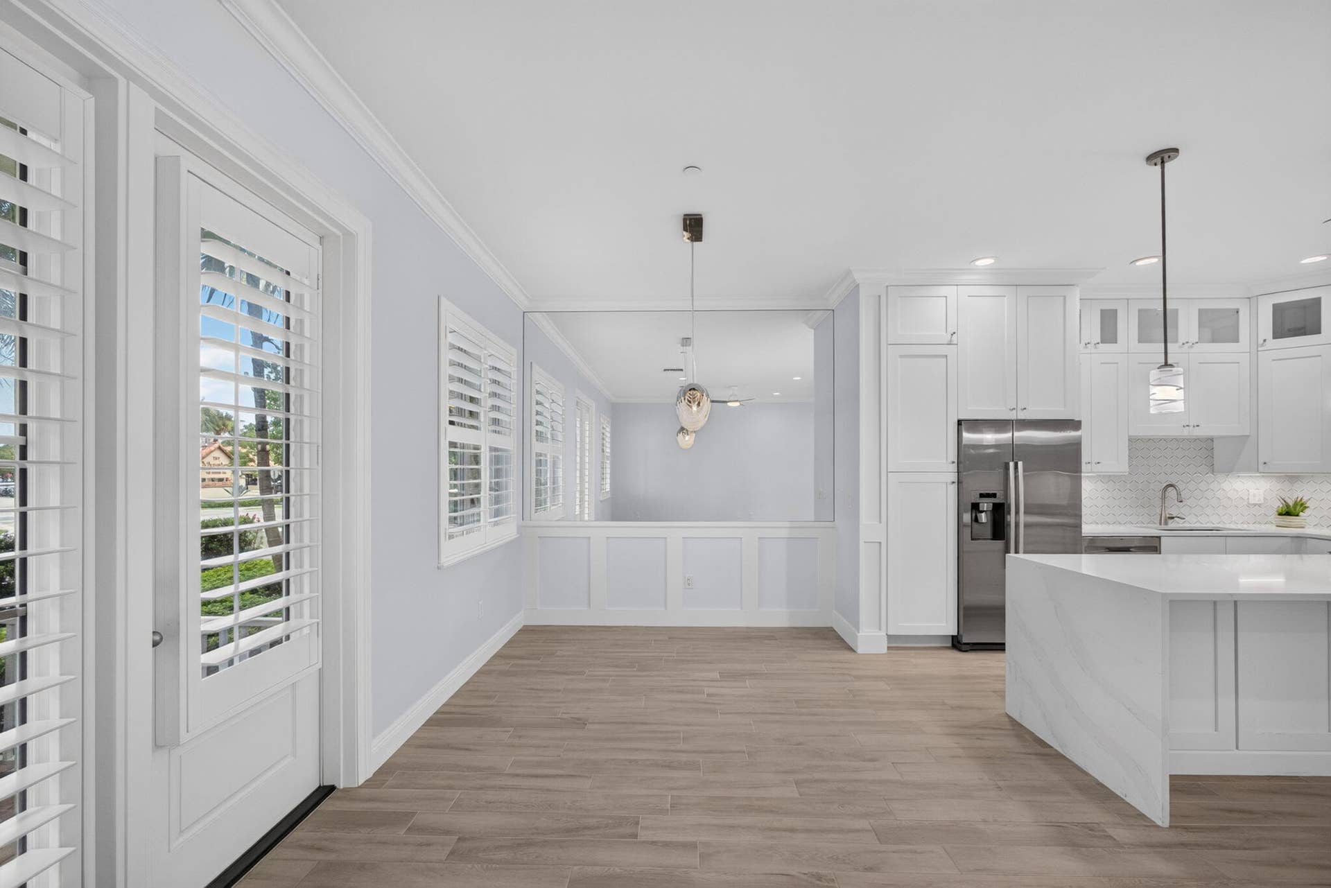 131 INLET WATERS Circle, Jupiter, FL 33477 MIRRORED DINING AREA