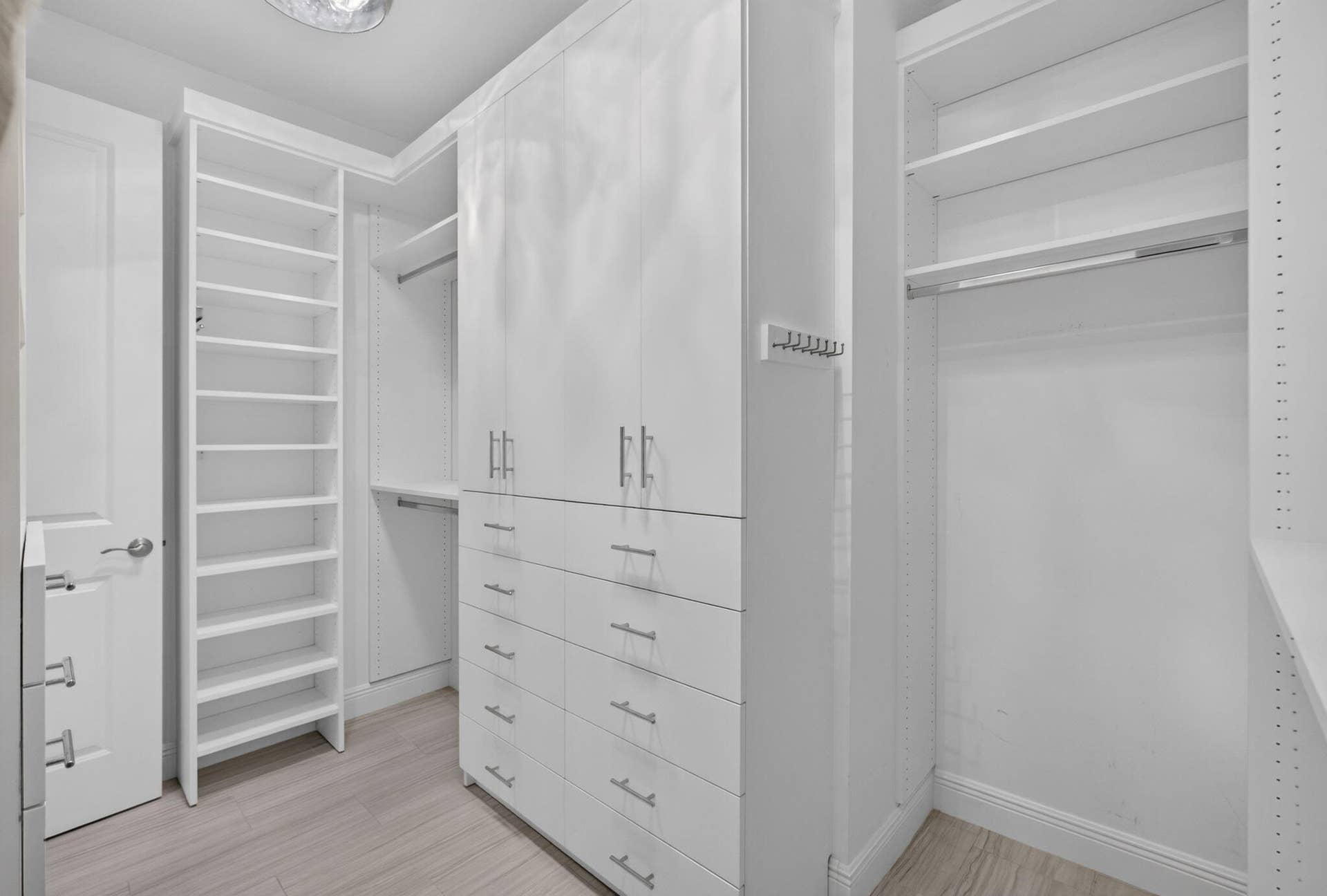 131 INLET WATERS Circle, Jupiter, FL 33477 CUSTOM BUILT IN PRIMARY CLOSET