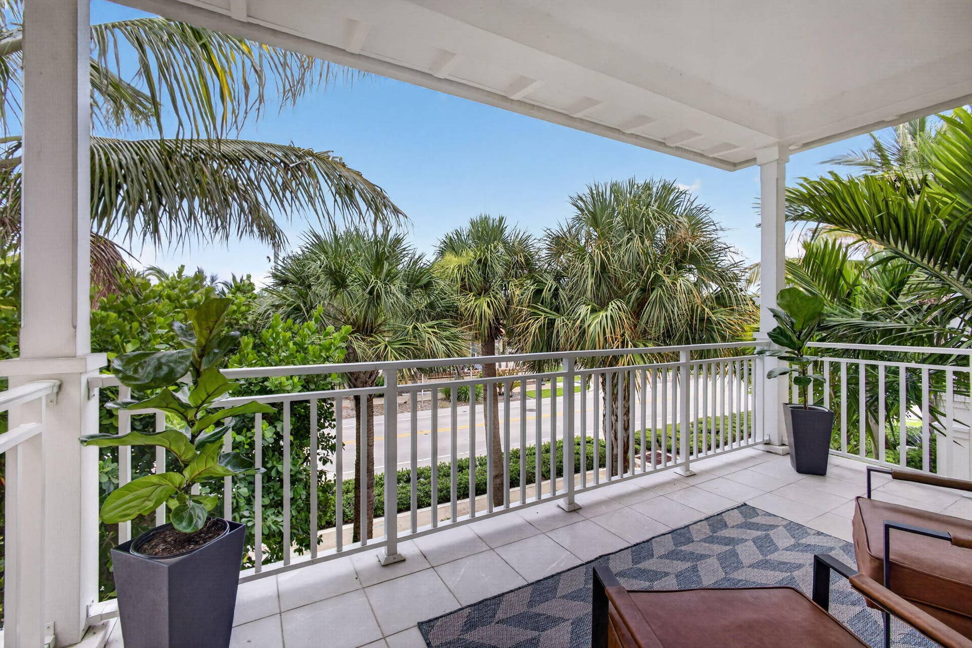 131 INLET WATERS Circle, Jupiter, FL 33477 UPSTAIRS SLEEPING PORCH
