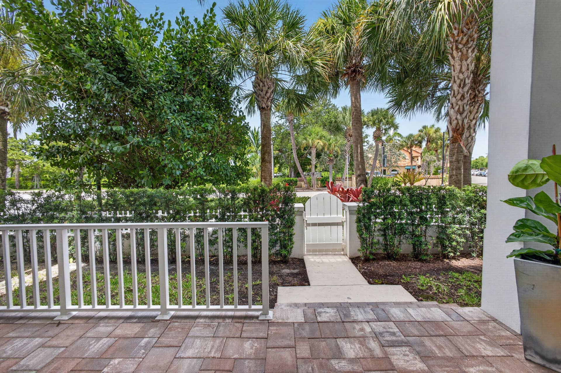 131 INLET WATERS Circle, Jupiter, FL 33477 FRONT SIDEWALK