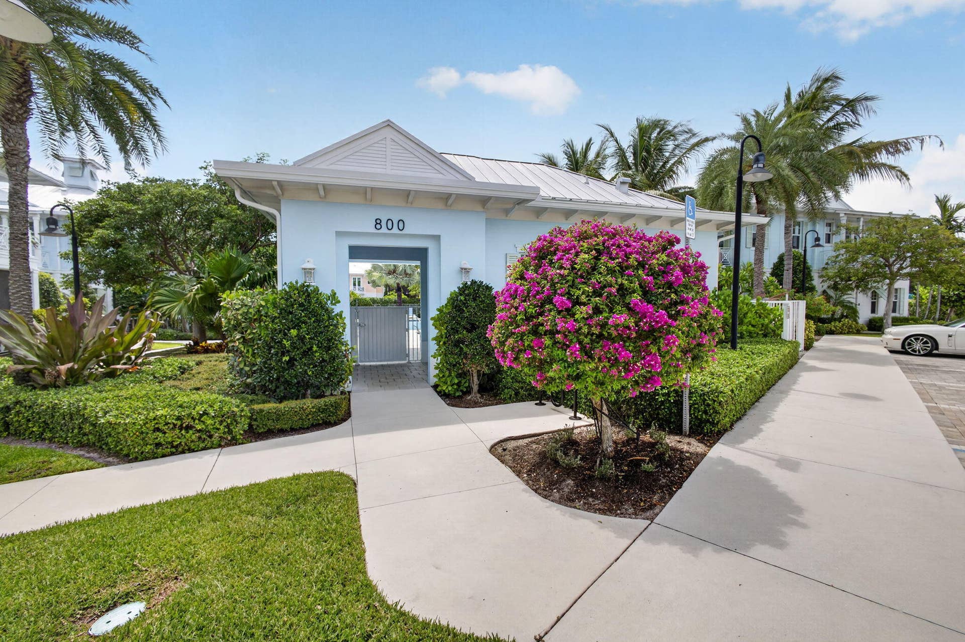131 INLET WATERS Circle, Jupiter, FL 33477 POOL GATEWAY