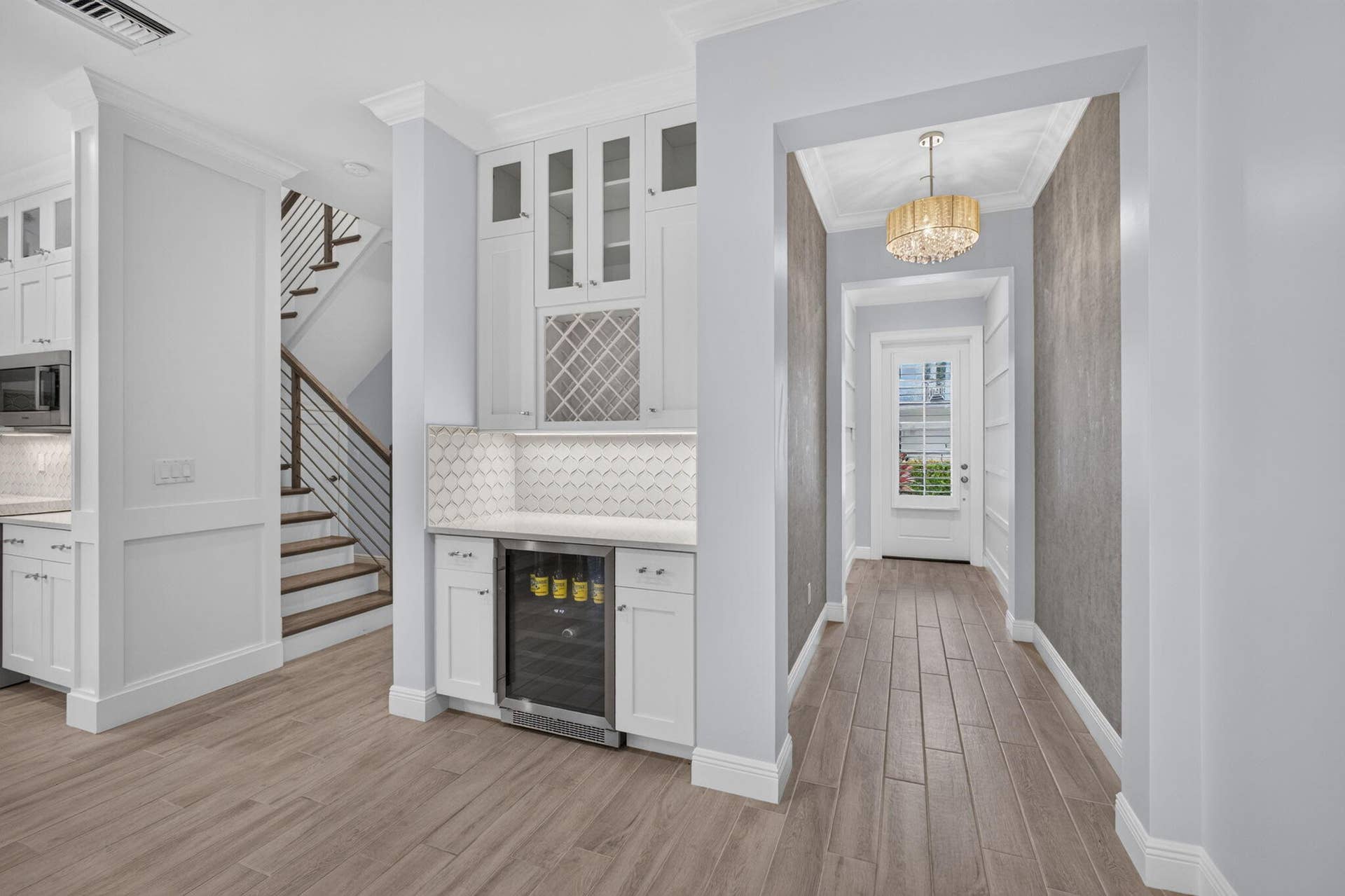 131 INLET WATERS Circle, Jupiter, FL 33477 FRONT ENTRY WITH WINE BAR