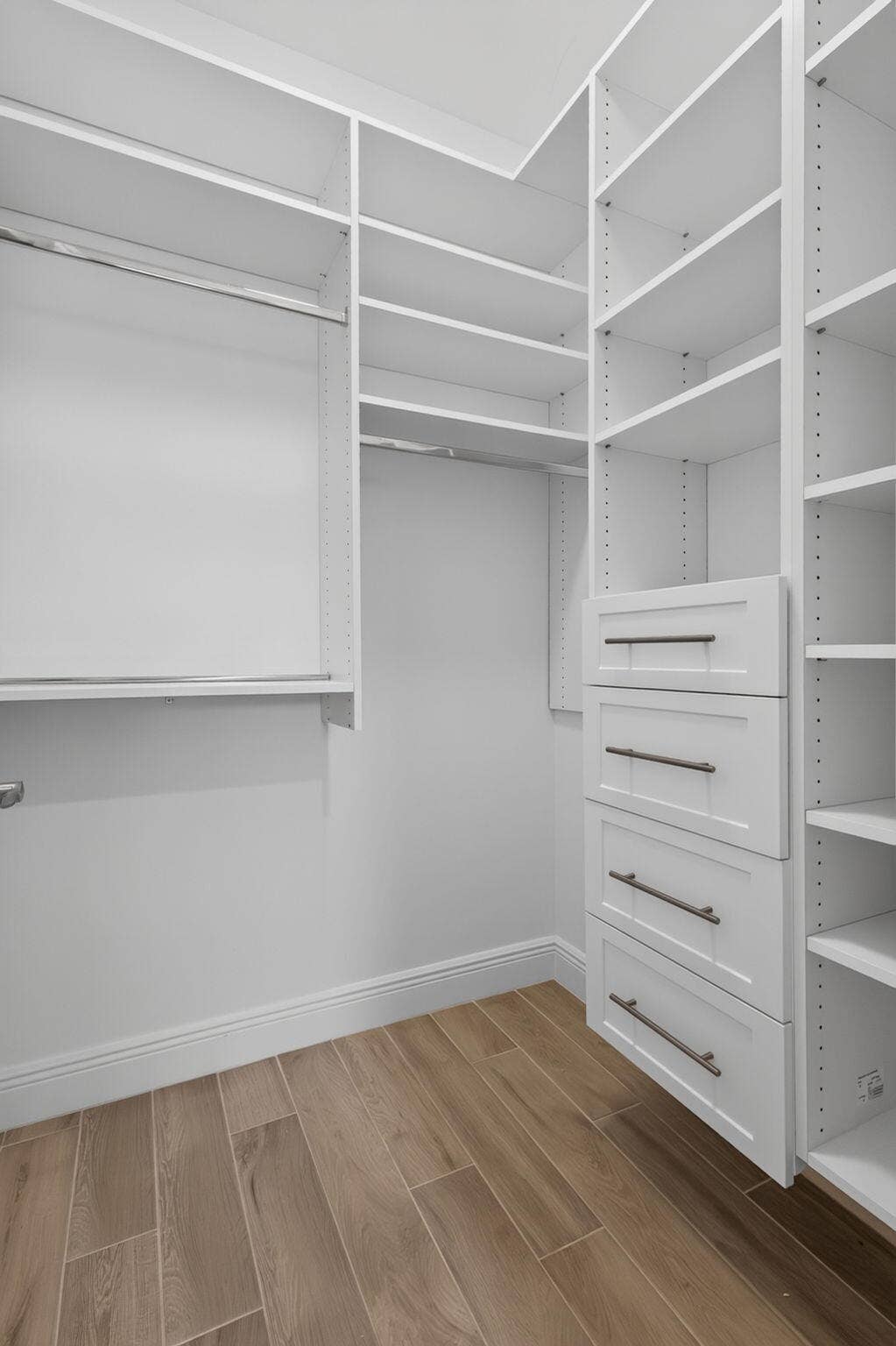 131 INLET WATERS Circle, Jupiter, FL 33477 BEDROOM 3 CUSTOM WALK-IN CLOSET