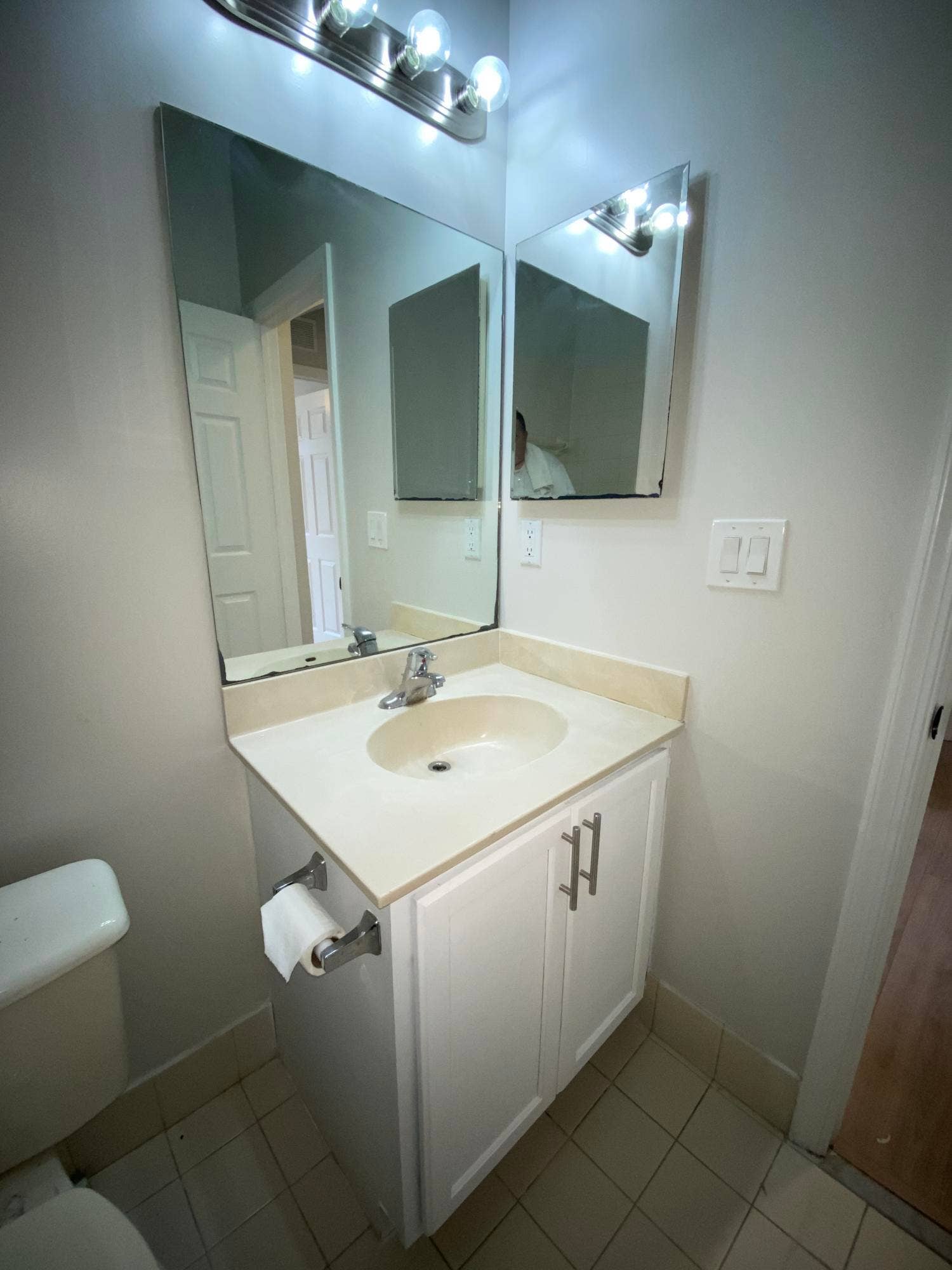 2nd Bathroom