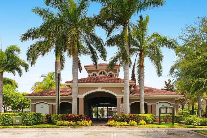Clubhouse - Pool Area