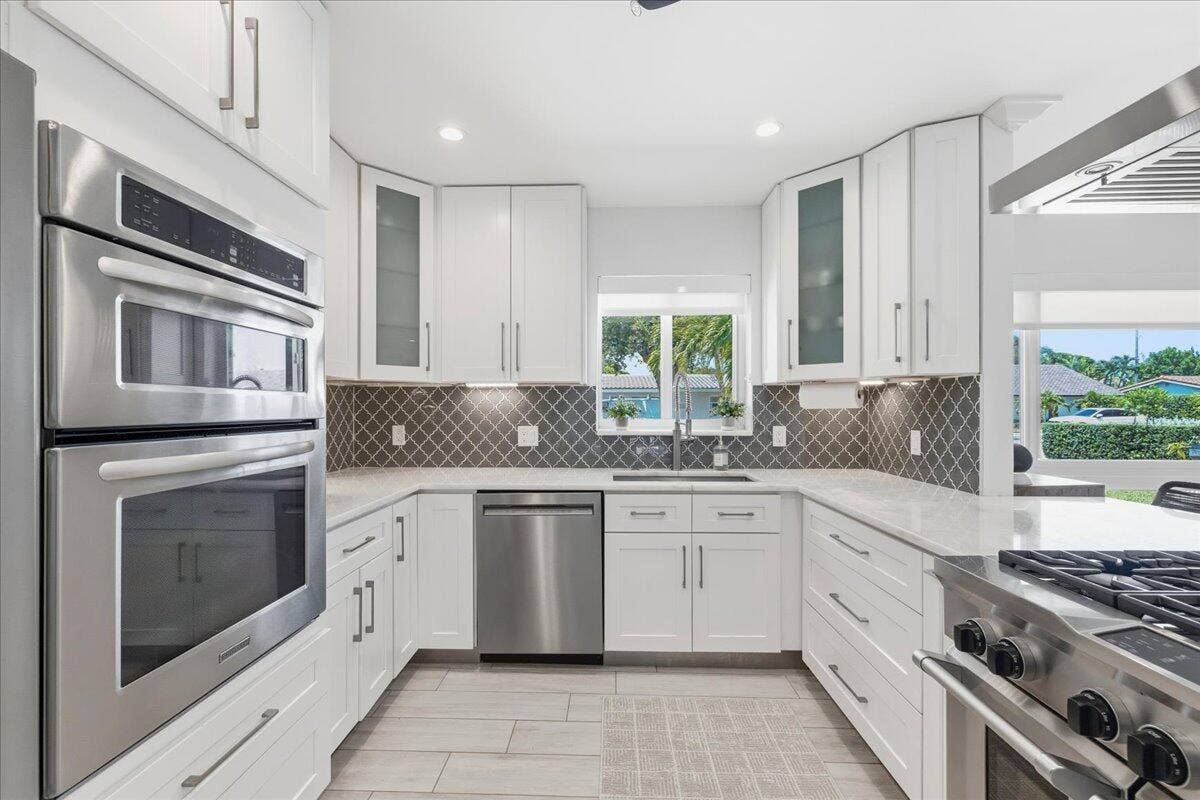 2210 NE 34TH Court, Lighthouse Point, FL 33064 09-8I8A0117