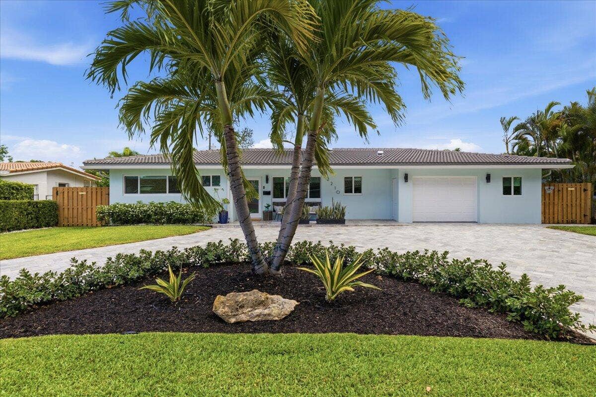 2210 NE 34TH Court, Lighthouse Point, FL 33064 44-8I8A0317