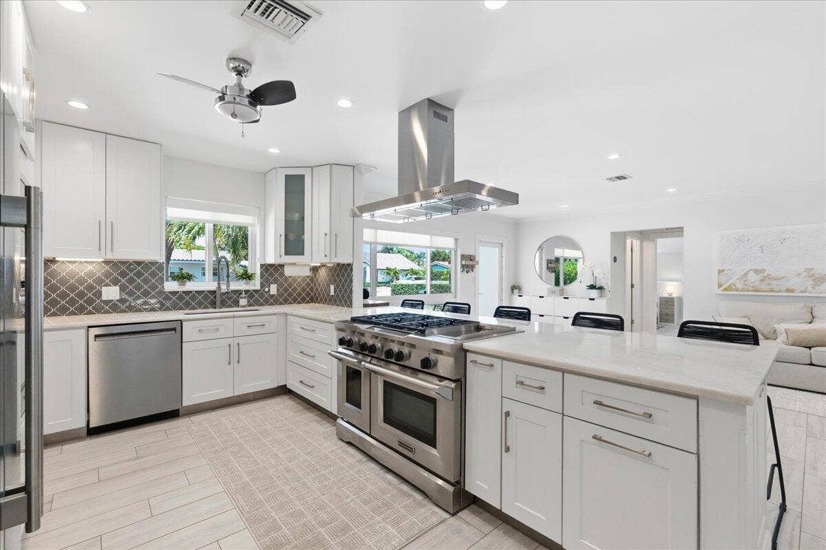 2210 NE 34TH Court, Lighthouse Point, FL 33064 08-8I8A0112