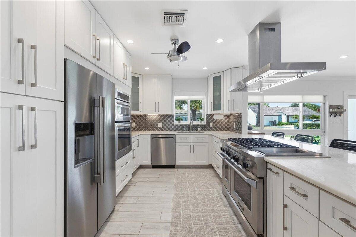 2210 NE 34TH Court, Lighthouse Point, FL 33064 07-8I8A0107