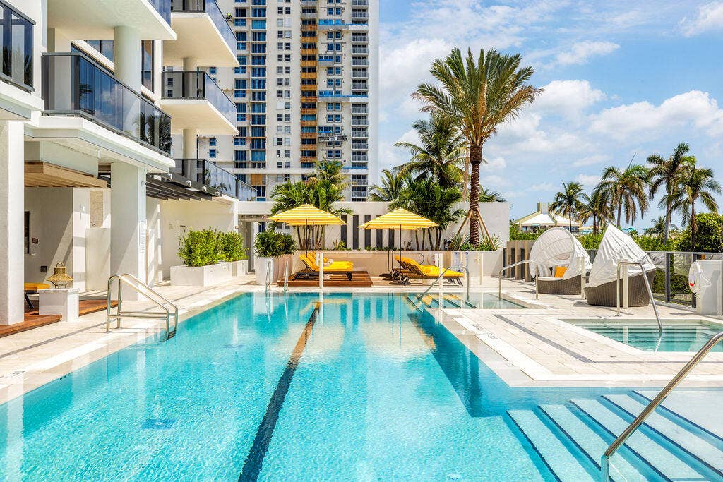 305 Briny Avenue, #402, Pompano Beach, FL 33062 ET6A2505