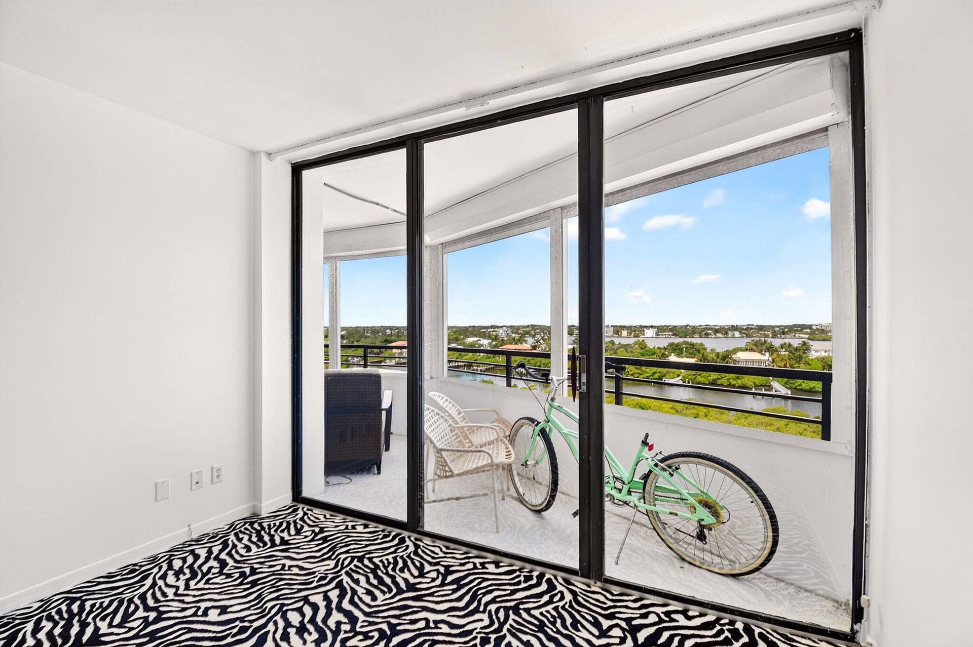 3589 S Ocean Boulevard, #908, South Palm Beach, FL 33480 24-web-or-mls-DSC_9076