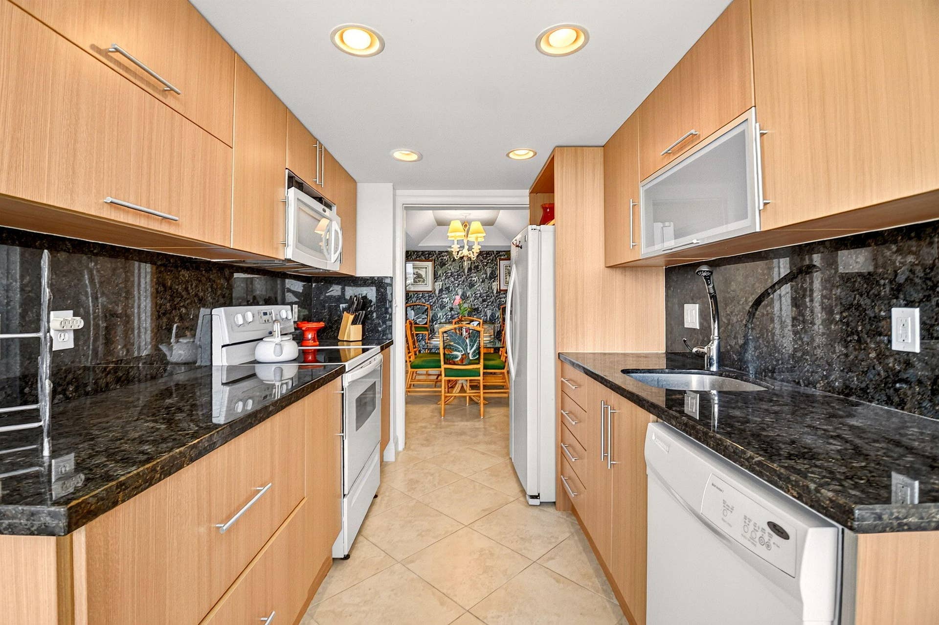 3589 S Ocean Boulevard, #908, South Palm Beach, FL 33480 15-web-or-mls-DSC_9018