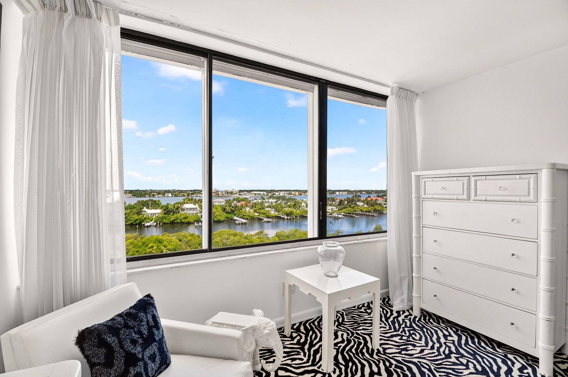 3589 S Ocean Boulevard, #908, South Palm Beach, FL 33480 19-web-or-mls-DSC_9038