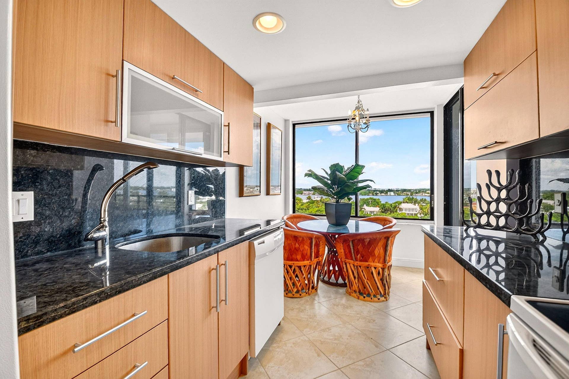 3589 S Ocean Boulevard, #908, South Palm Beach, FL 33480 12-web-or-mls-DSC_9003