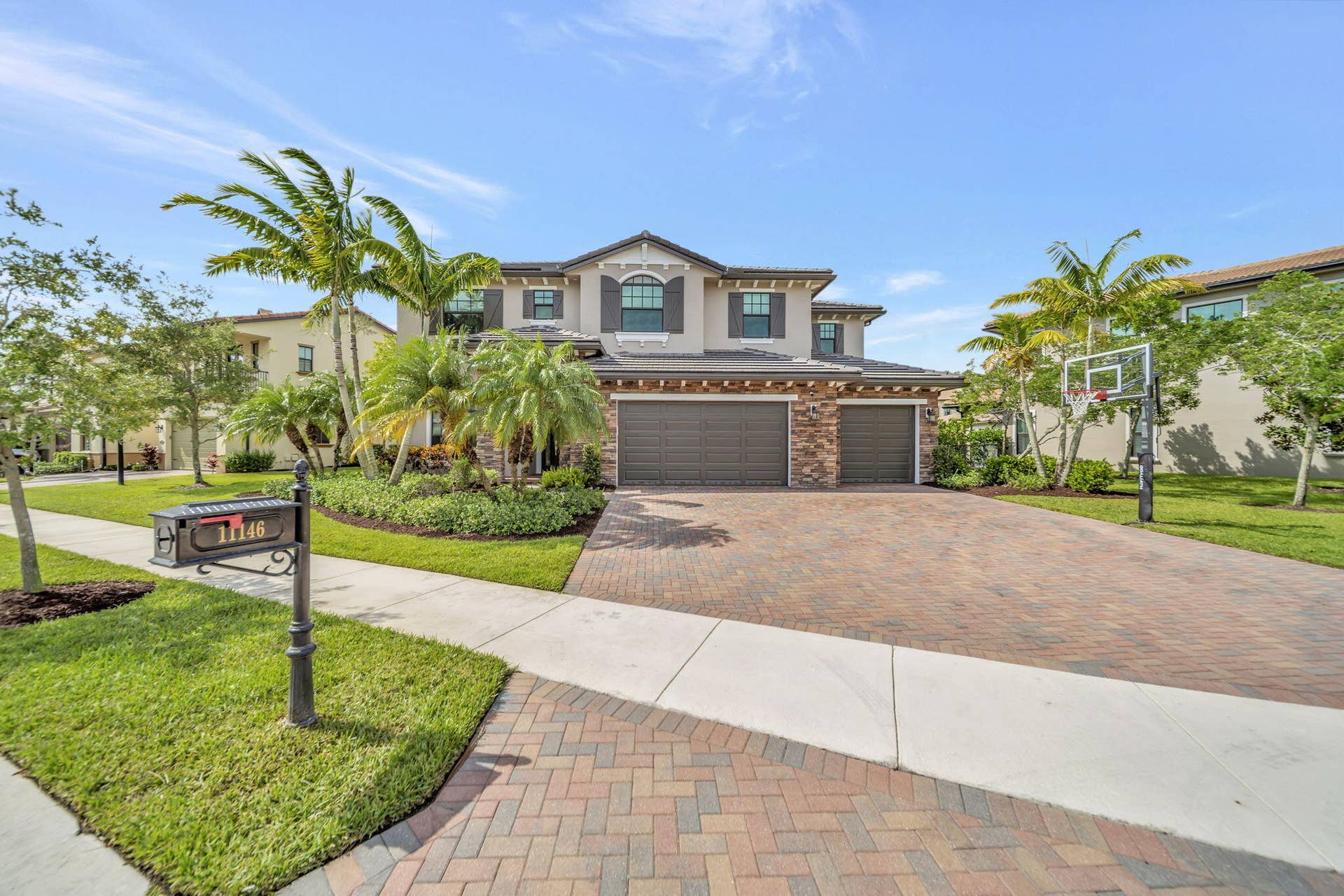 Extra Large Lot - 11,653sf....Community sidewalks....
