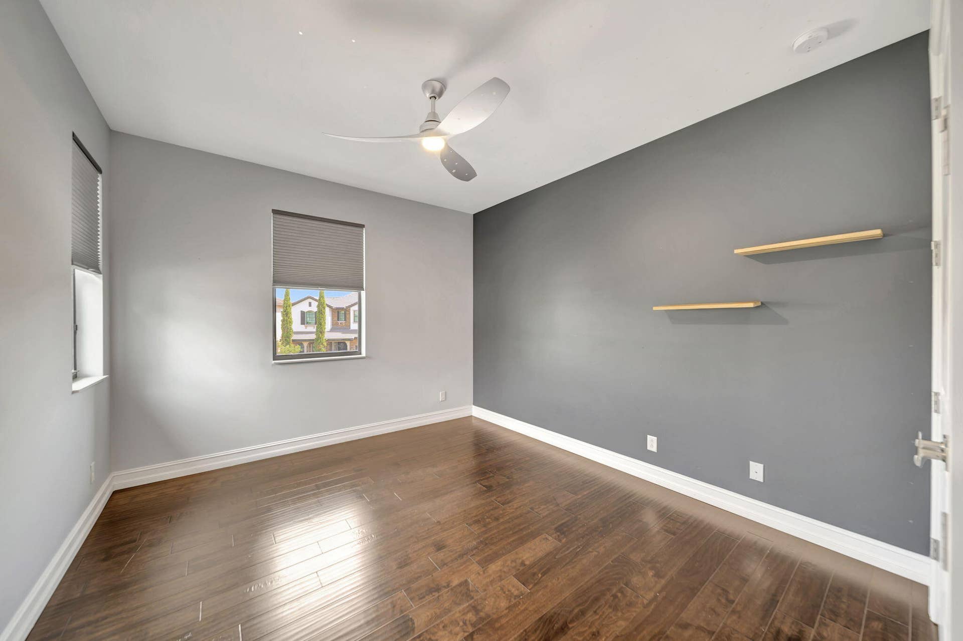 Upstairs Bedroom #5