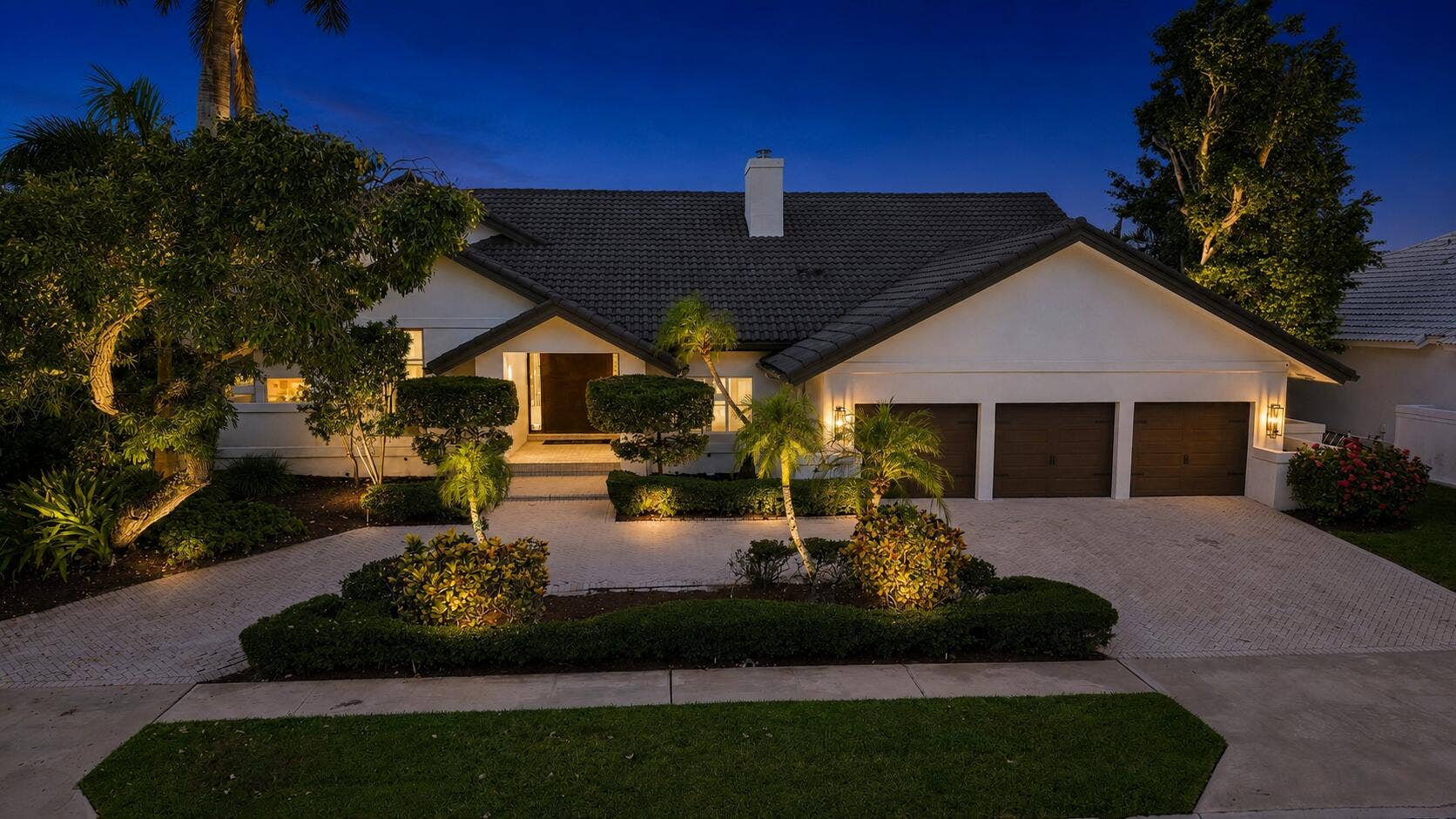 7082 Siena Court, Boca Raton, FL 33433 exterior twilight