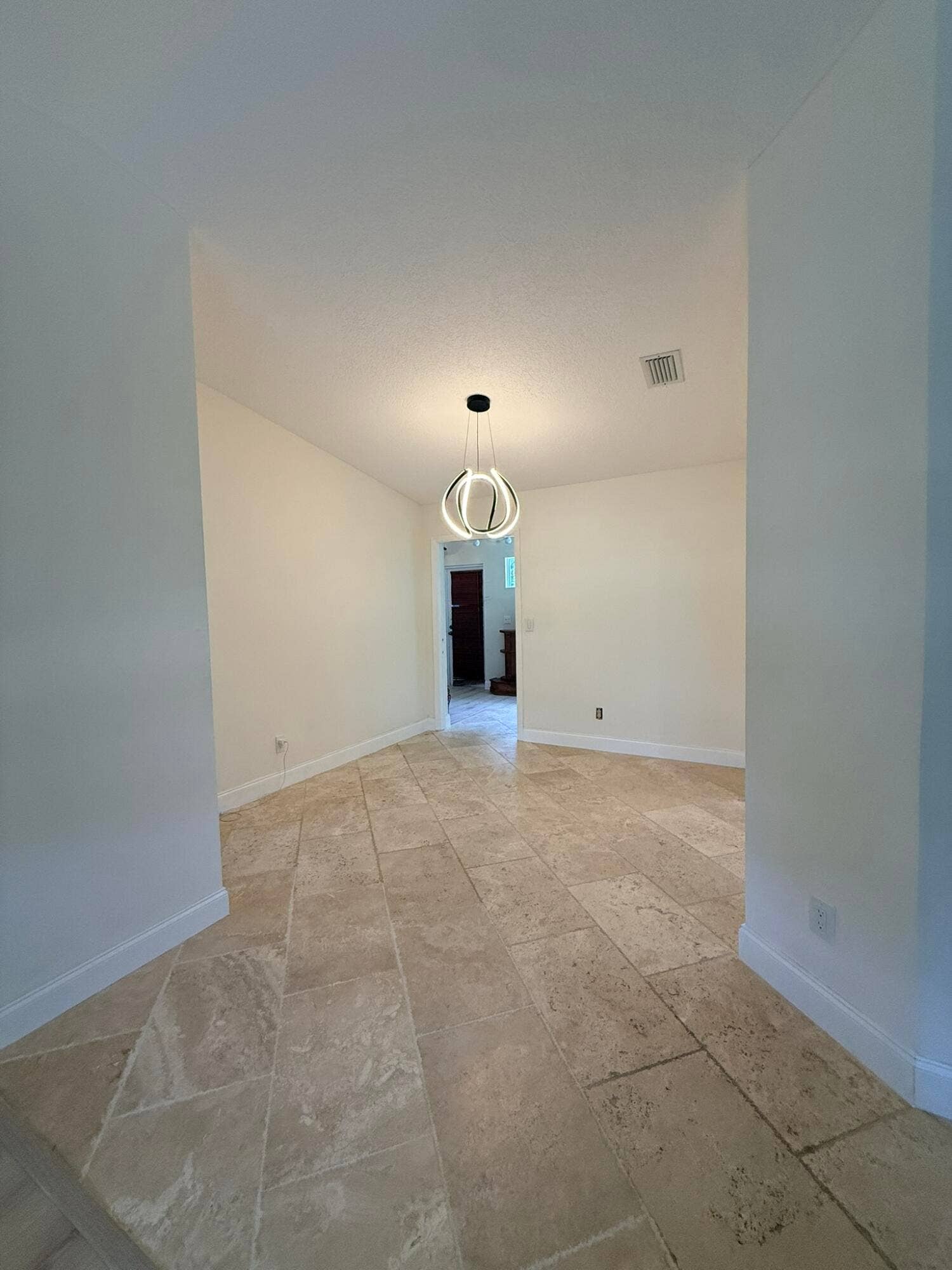 Entry/Dining