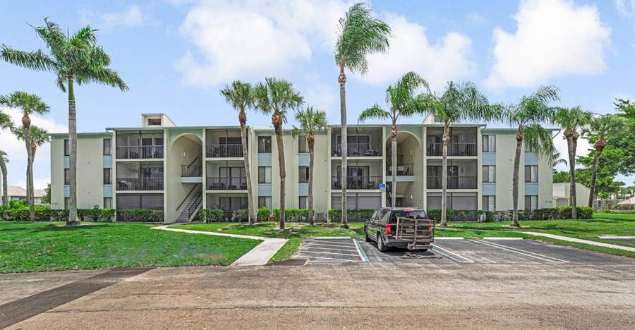 Property photo for 1112 GREEN PINE Boulevard, #G3, West Palm Beach, FL