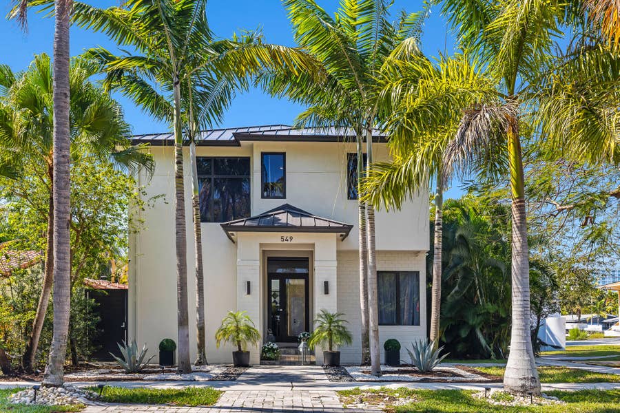 Property photo for 549 NE 10TH Avenue, Fort Lauderdale, FL