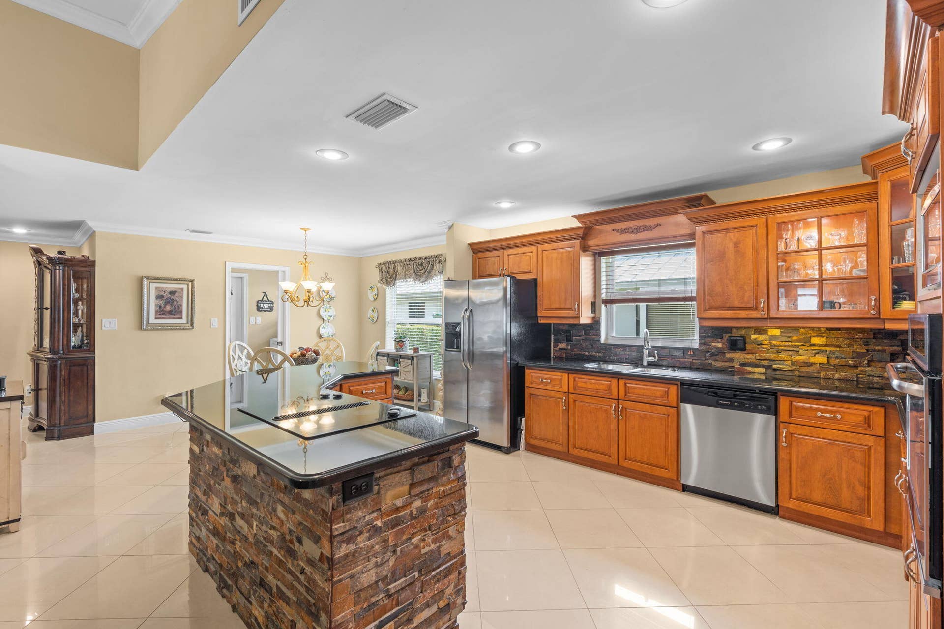8663 NW 50TH Drive, Coral Springs, FL 33067 31-web-or-mls-8663 NW 50th Dr Coral Spri