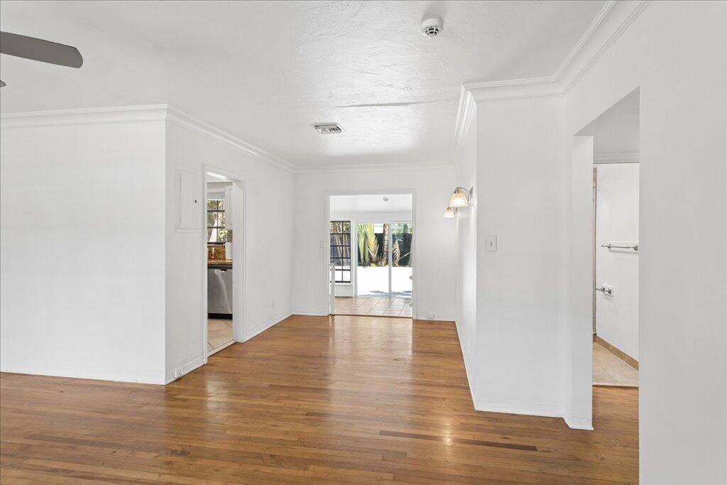 738 NE 16TH Avenue, Fort Lauderdale, FL 33304 Dining Area
